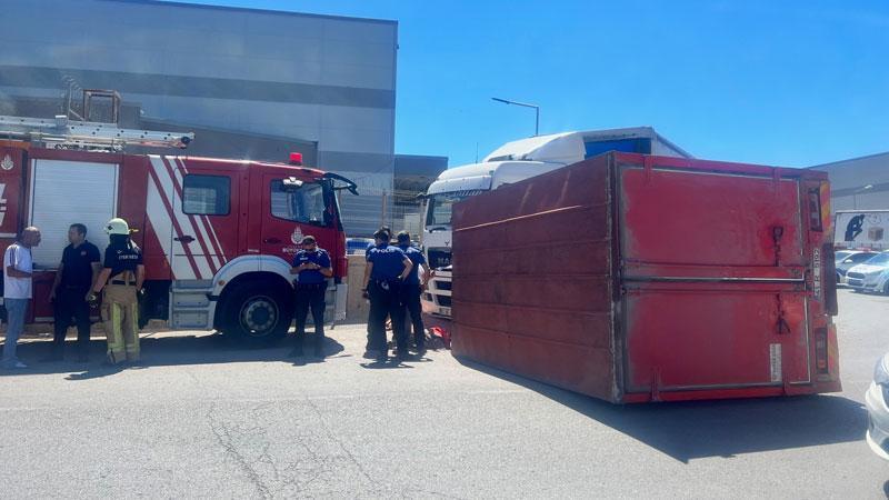 Tuzla Da Beyaz E Ya Y Kl Kamyonet Tir A Arpt G Ncel G Ndem Haberleri