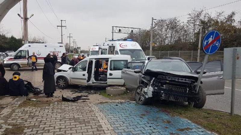 Cip ile hafif ticari araç çarpıştı 7 yaralı Son Dakika Gündem Haberleri