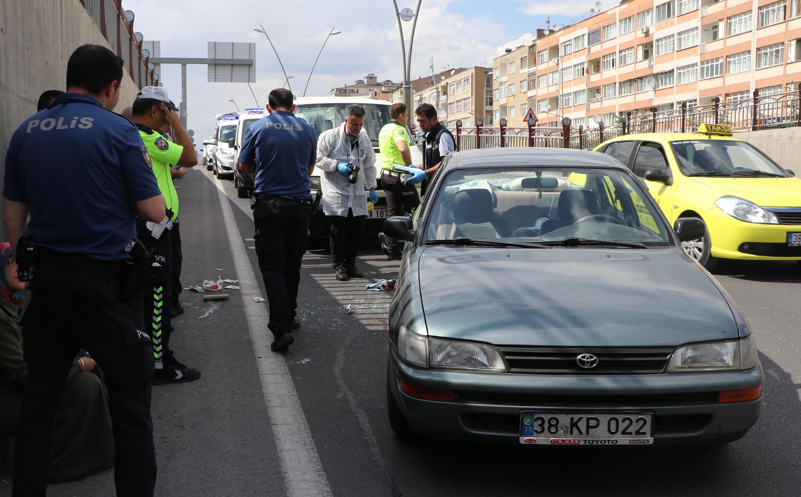 Kayseri de trafik kazası sonrasında demir sopa ve bıçaklı kavga 1