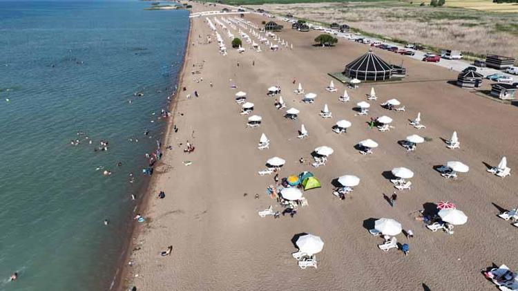 Beyşehir Gölünün plajları Ege ve Akdeniz sahillerini aratmıyor