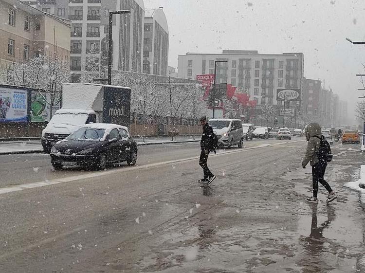 Van Da Kardan Kapanan Yerle Im Yerinin Yolu Ula Ma A Ld