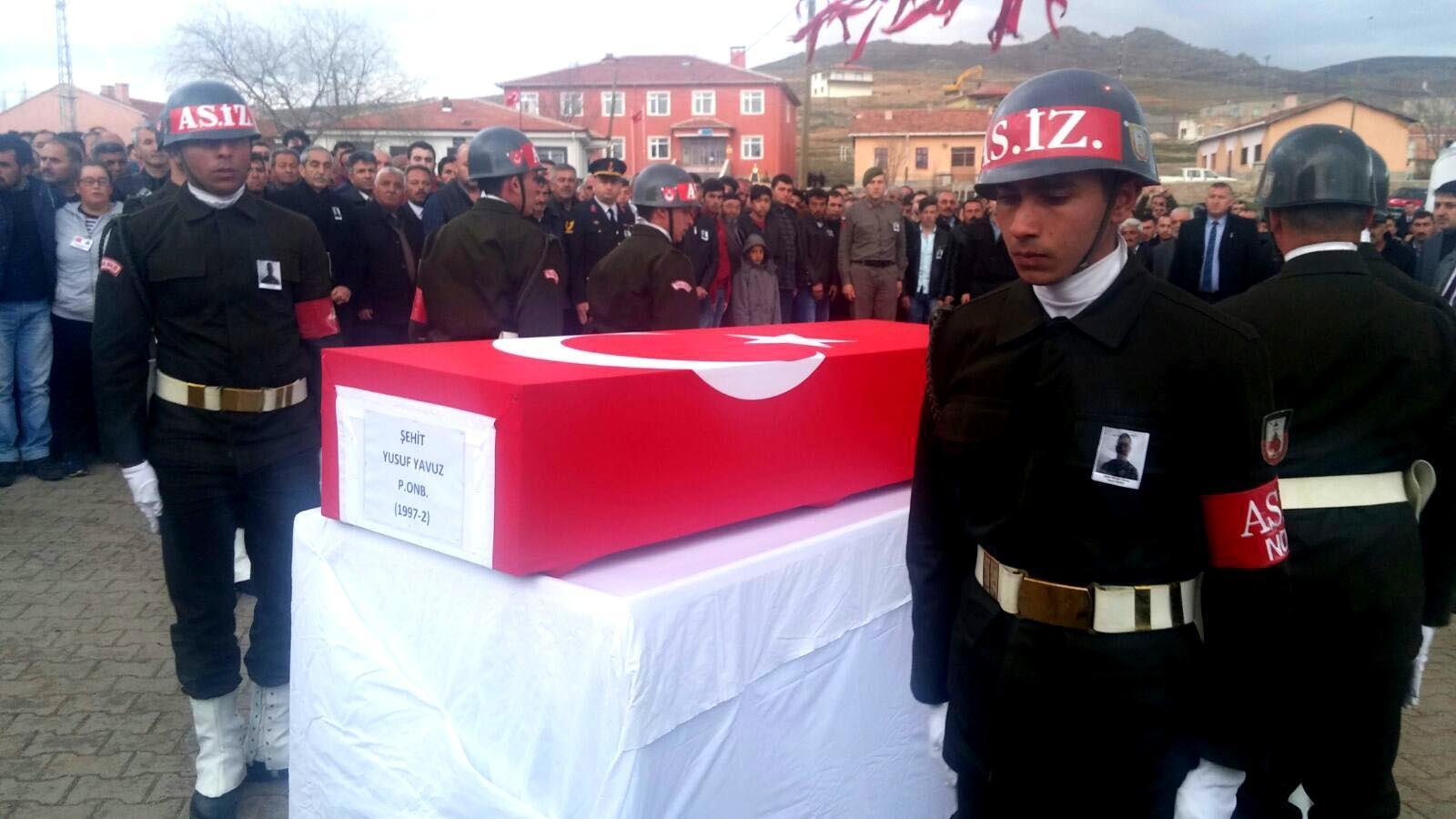 Yüksekovada bir asker, kaza kurşunuyla şehit oldu