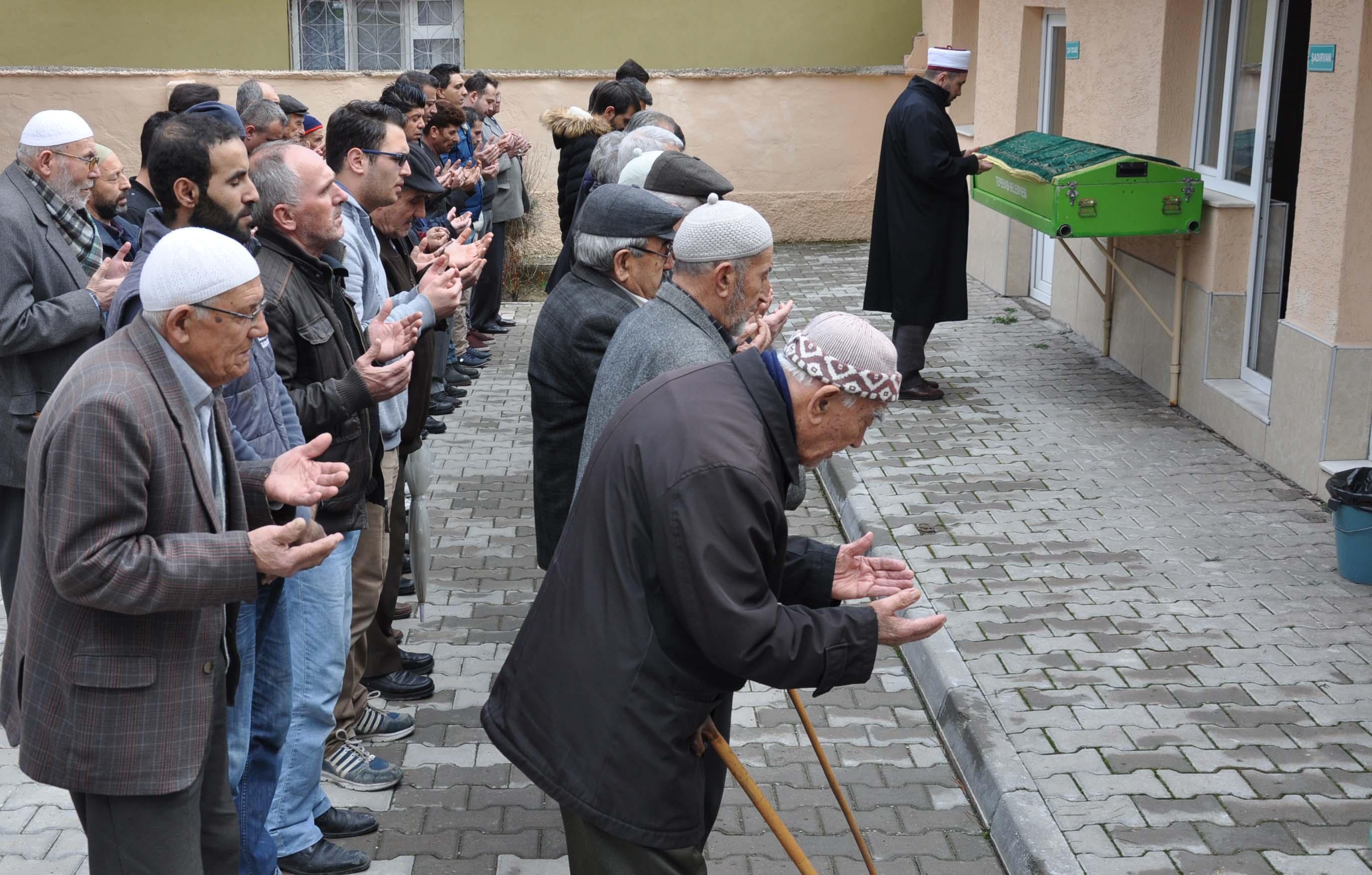 Faciada ölenler son yolculuklarına uğurlanıyor