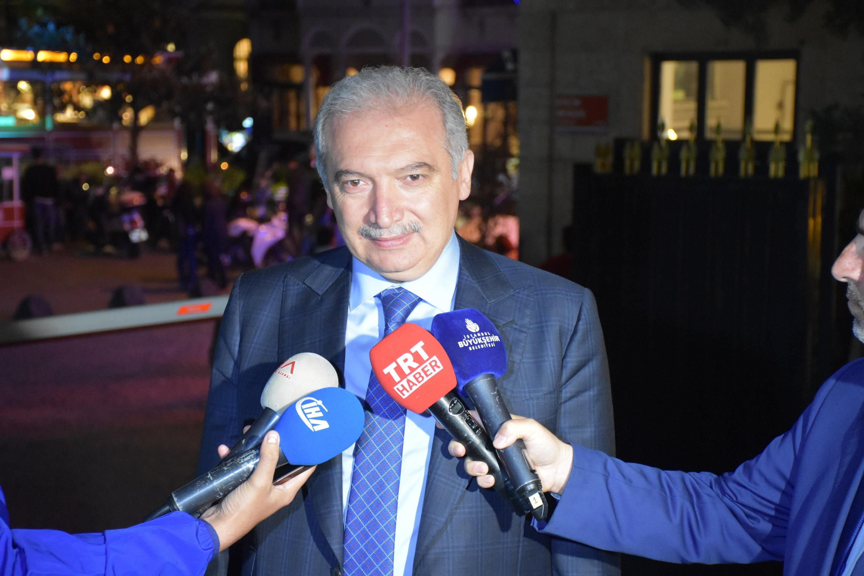 İBB Başkanı Uysal Galata Kulesinde yapılan videomapping gösterisini izledi