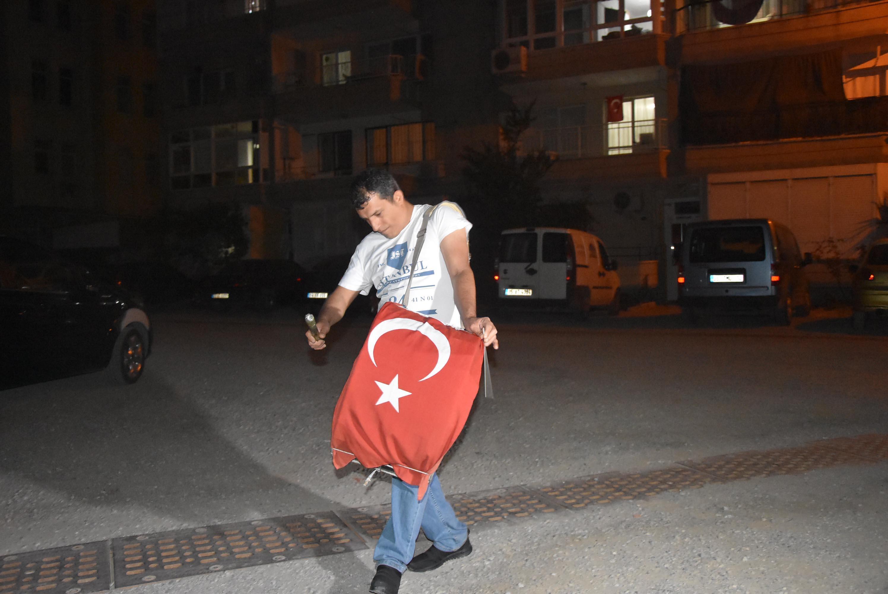 Ramazanın ilk günü sokaklar davul sesleriyle inledi