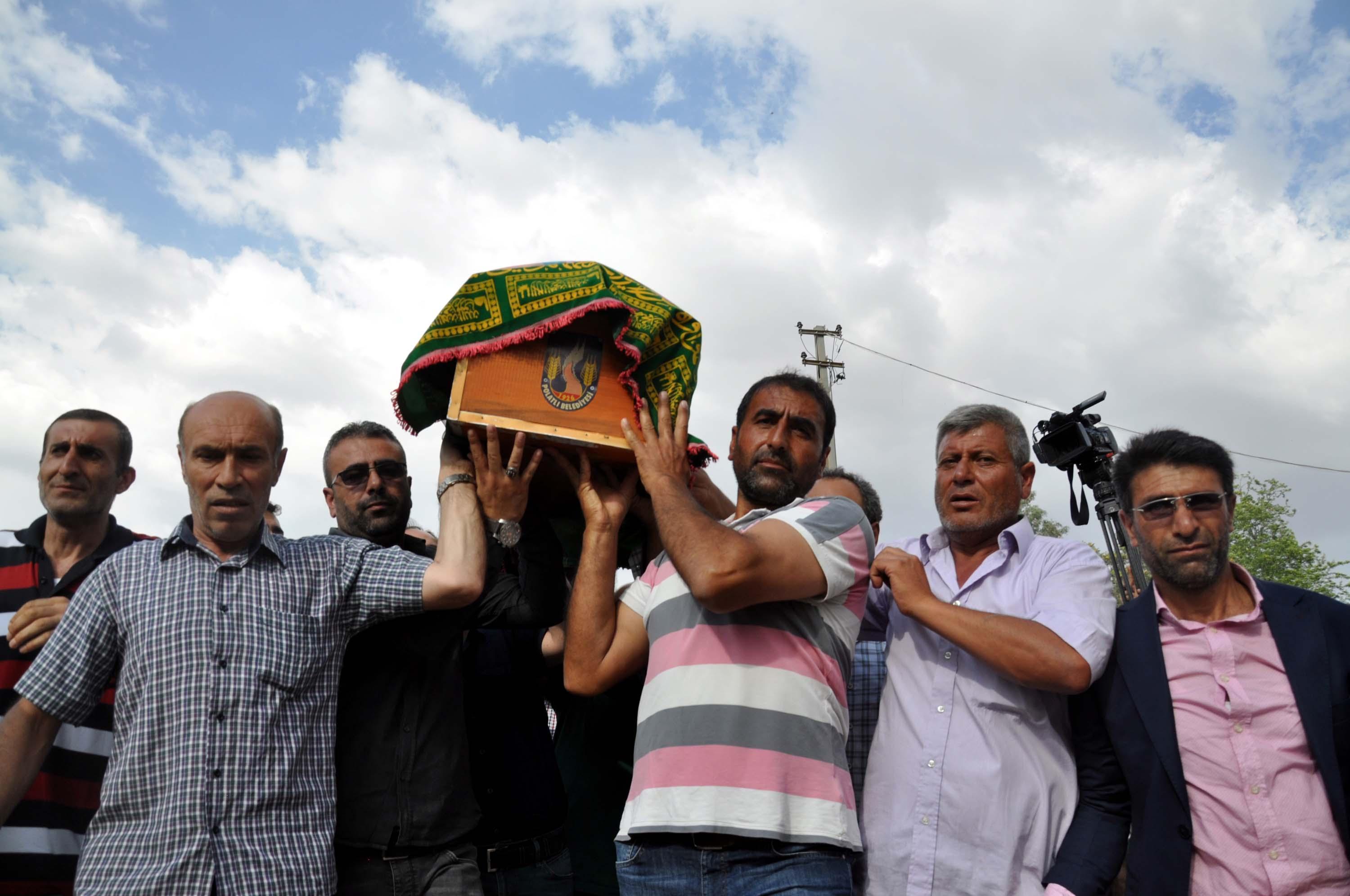 Cinayete kurban giden Eylül Yağlıkara toprağa verildi