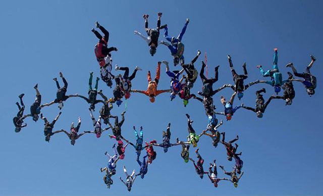 THY kaptan pilotu paraşütte 2 dünya rekoru kırdı