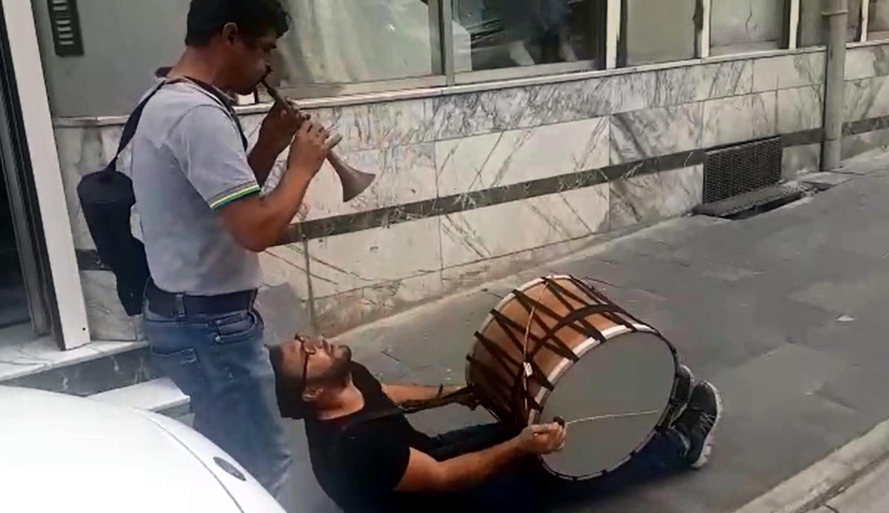 Tuncelinin çılgın davulcusu, sosyal medyada fenomen oldu