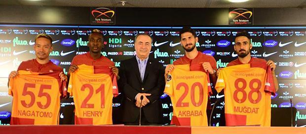 Galatasarayda toplu imza töreni