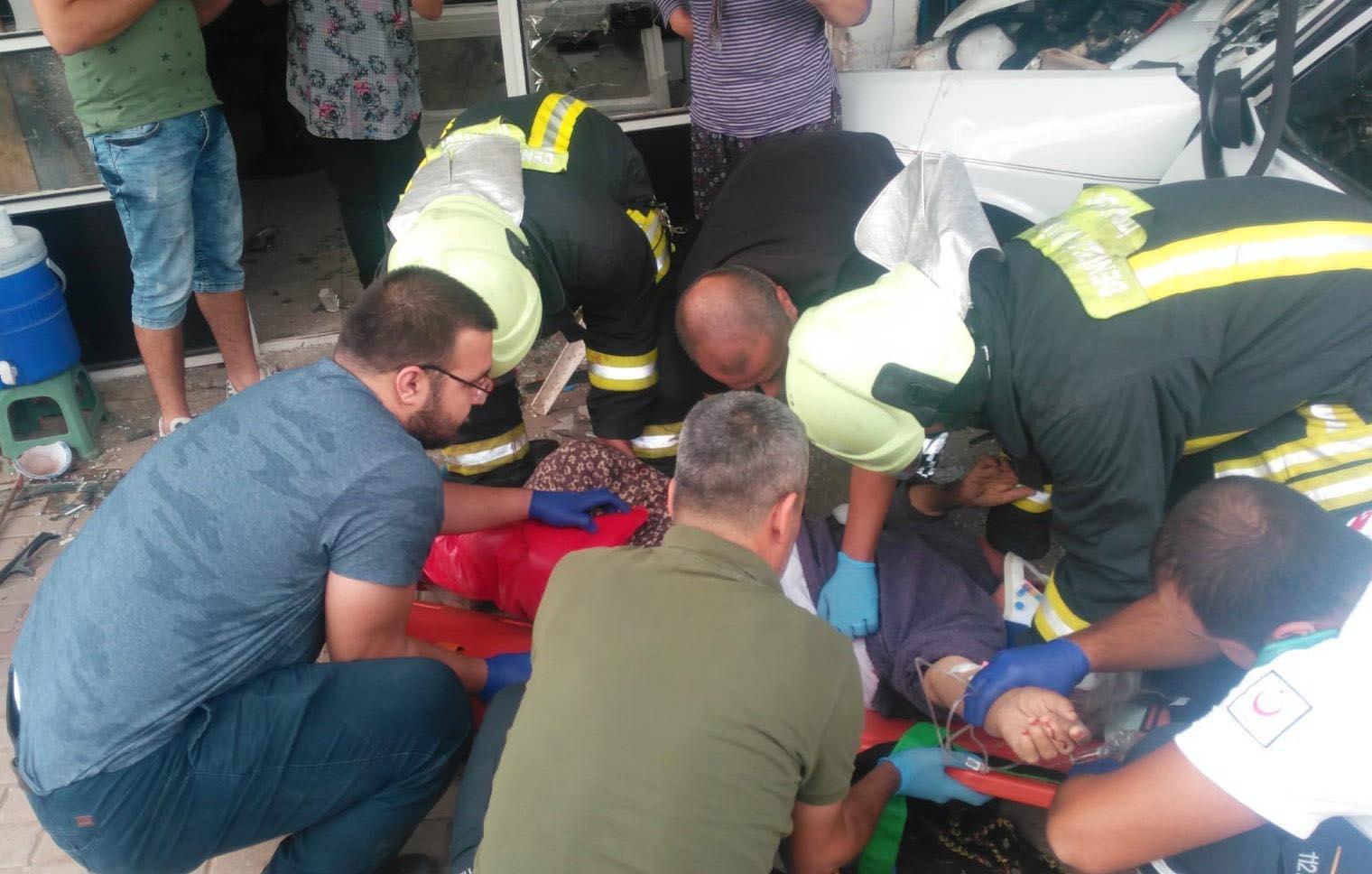 Talihsiz kaza Ölüm dükkanın önünde buldu