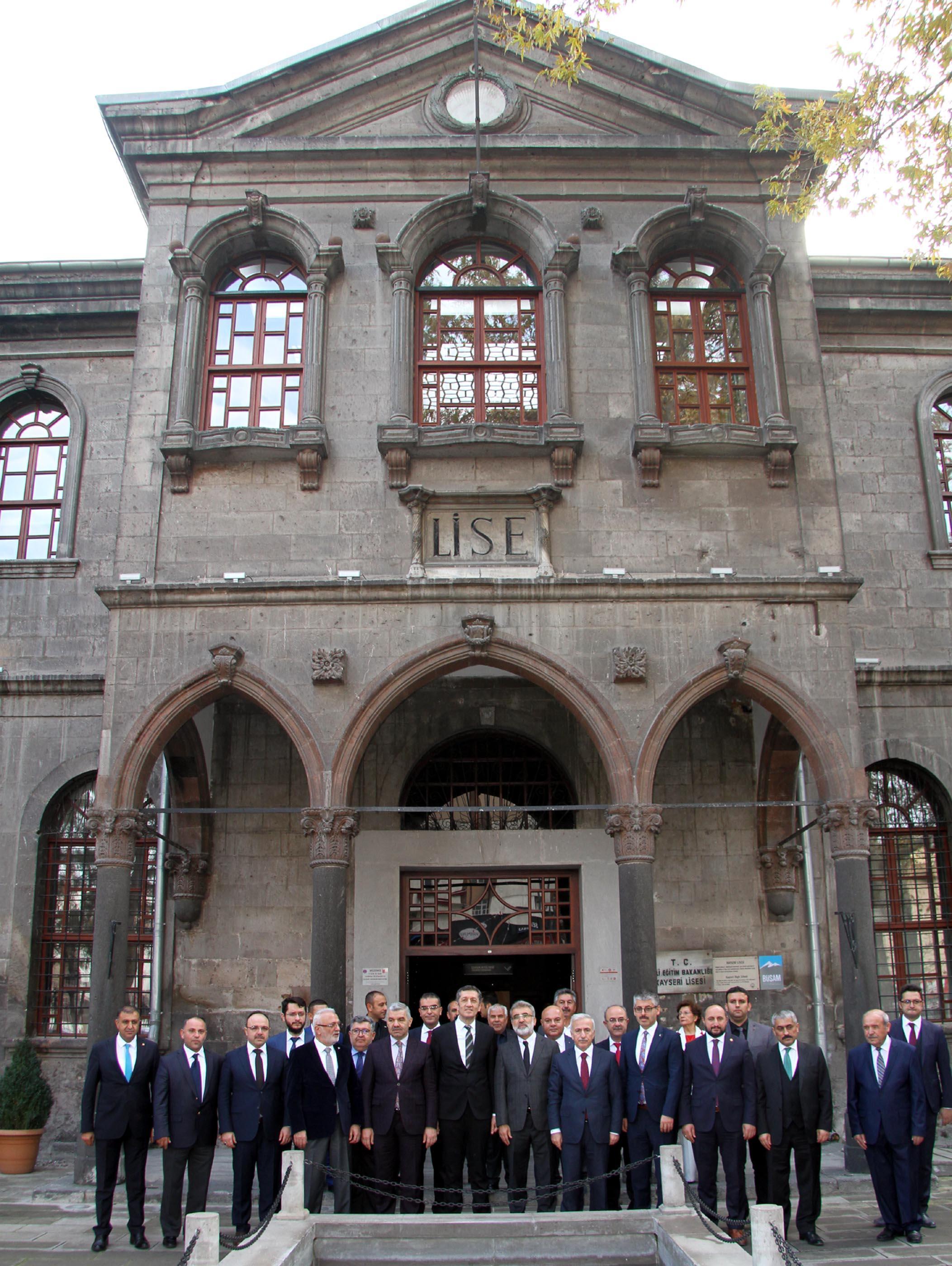 Bakan Selçukdan eğitim sistemiyle ilgili çalışmalar konusunda açıklama