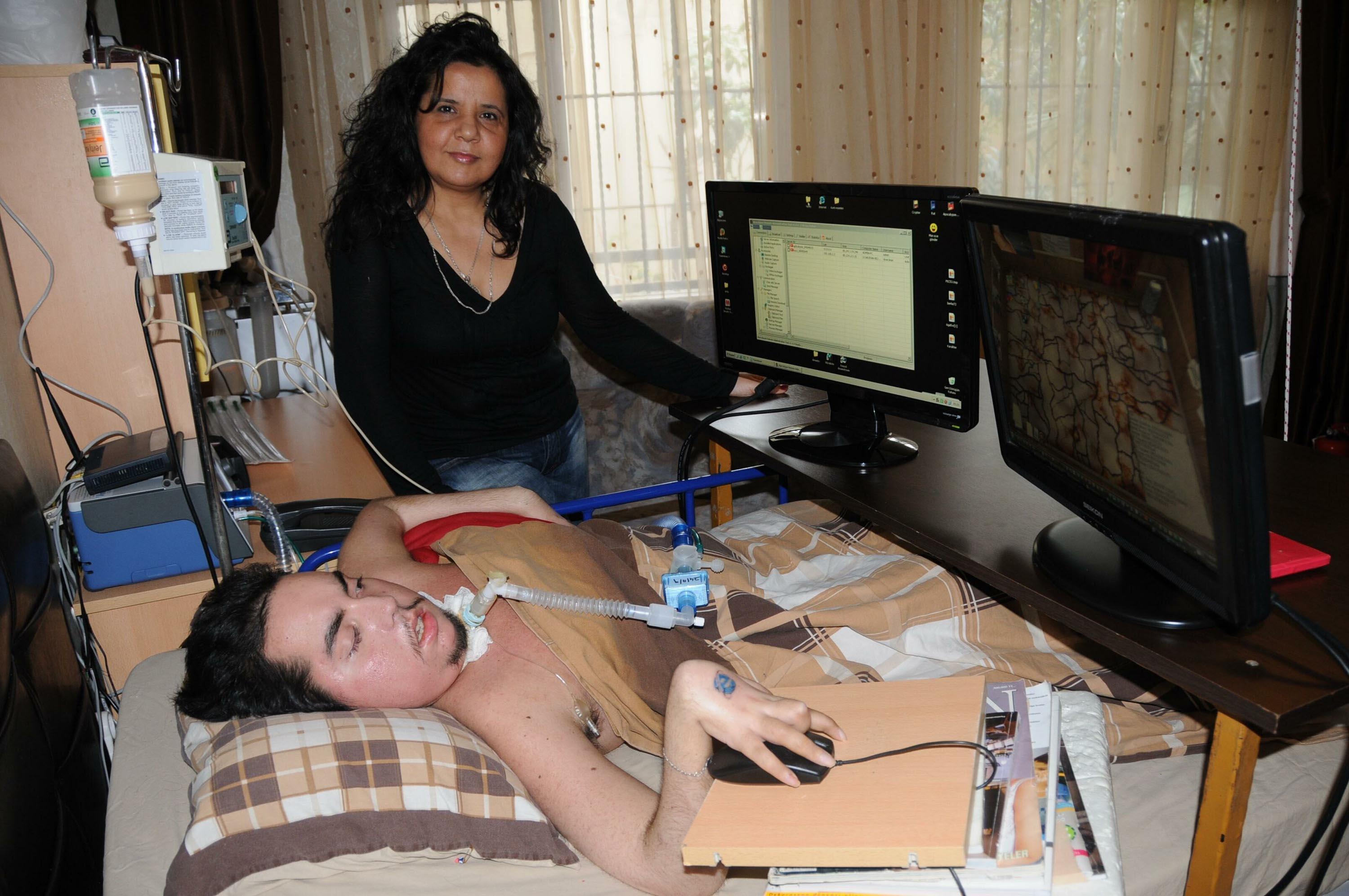 İzmirli Hawking son yolculuğuna uğurlandı Mucizeler gerçekleştirmişti