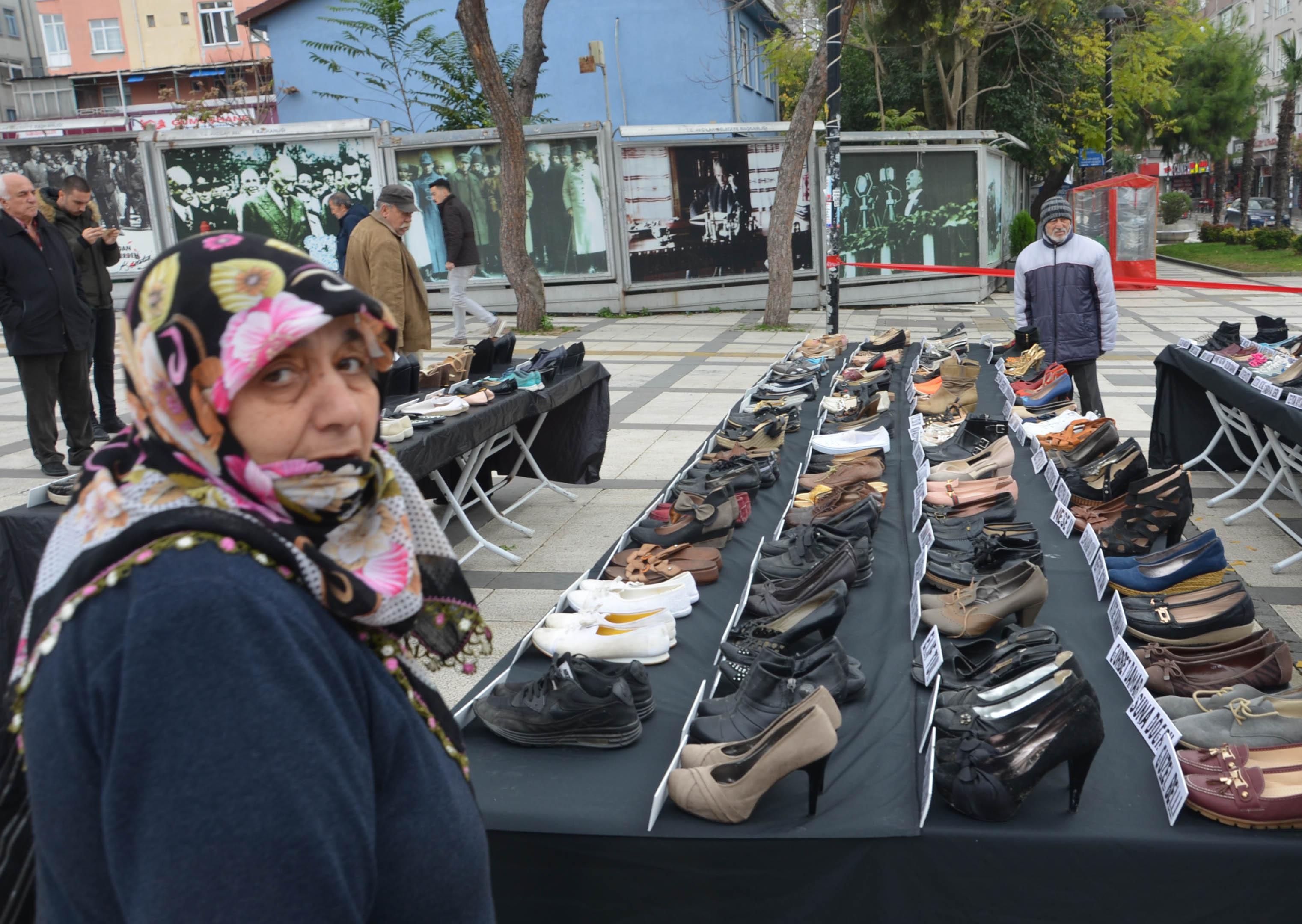 Bu ayakkabılar erkek şiddeti kurbanı 307 kadını simgeliyor