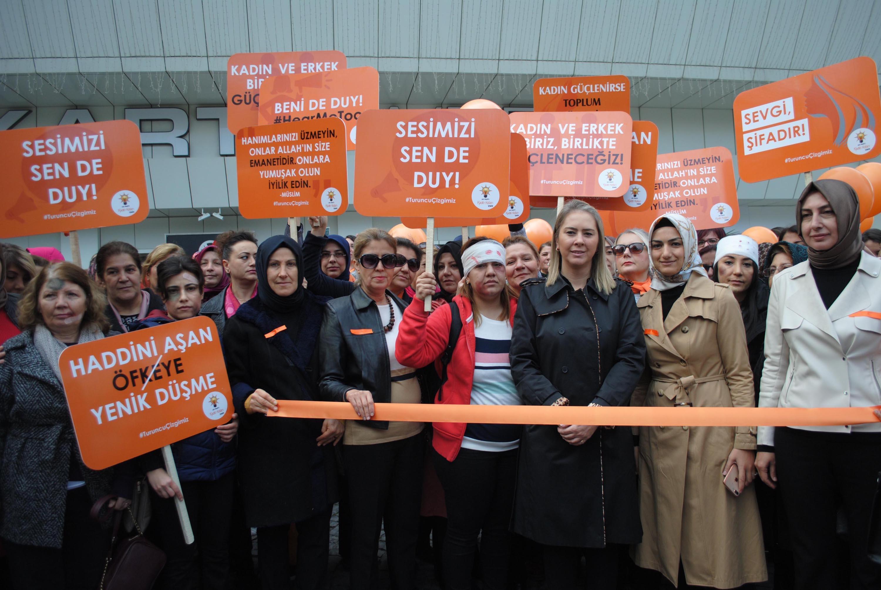 Bu ayakkabılar erkek şiddeti kurbanı 307 kadını simgeliyor