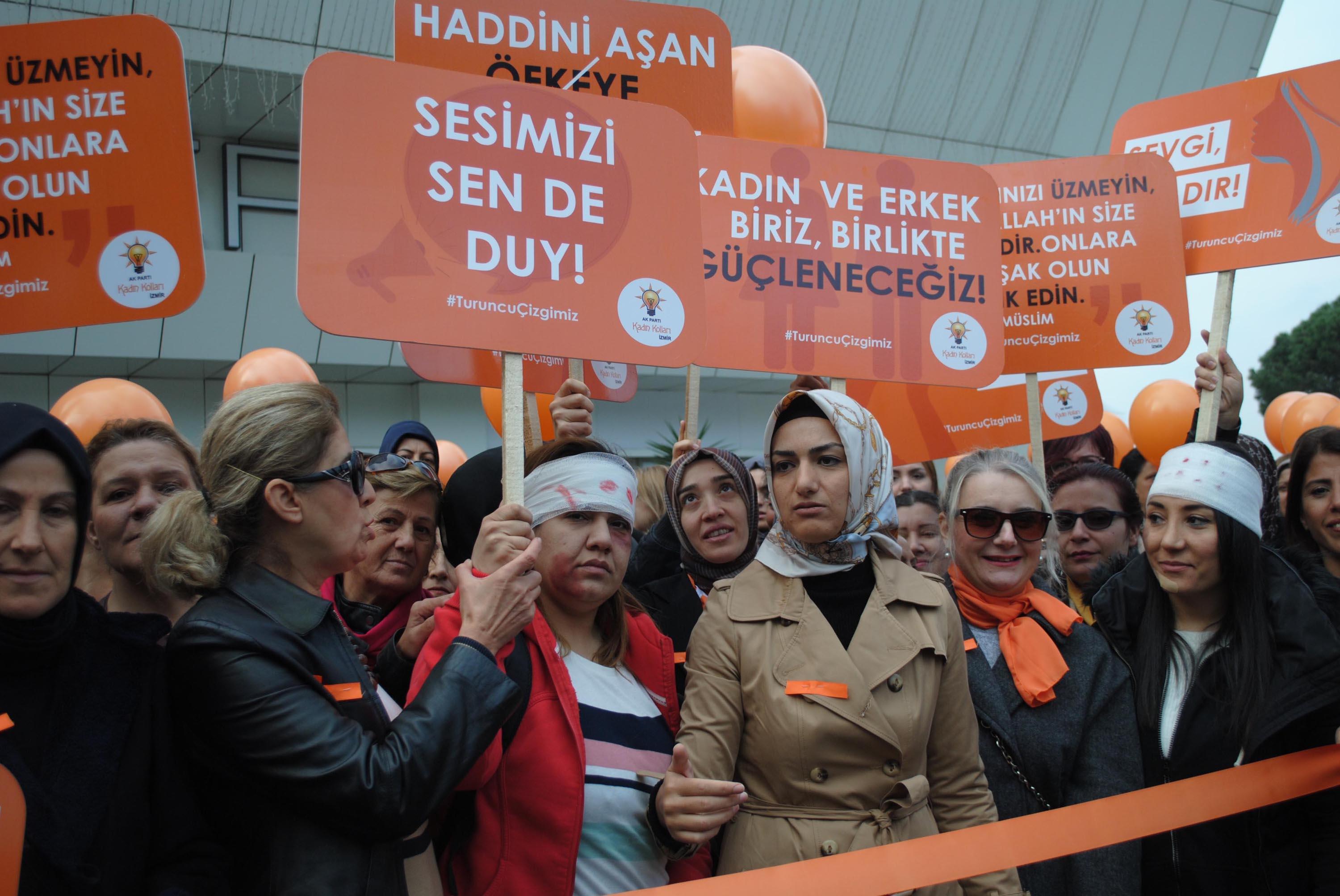 Bu ayakkabılar erkek şiddeti kurbanı 307 kadını simgeliyor