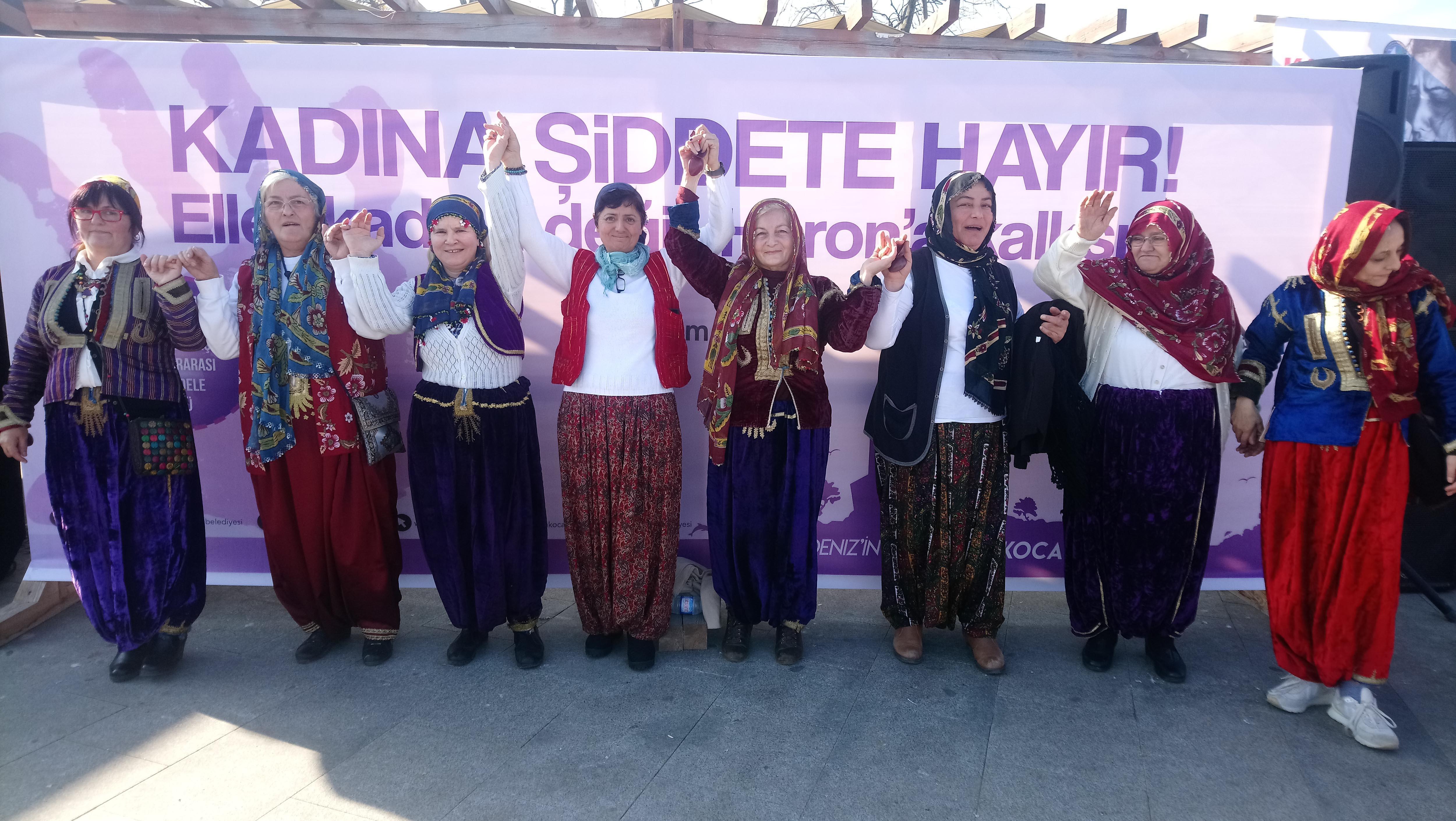 Bu ayakkabılar erkek şiddeti kurbanı 307 kadını simgeliyor