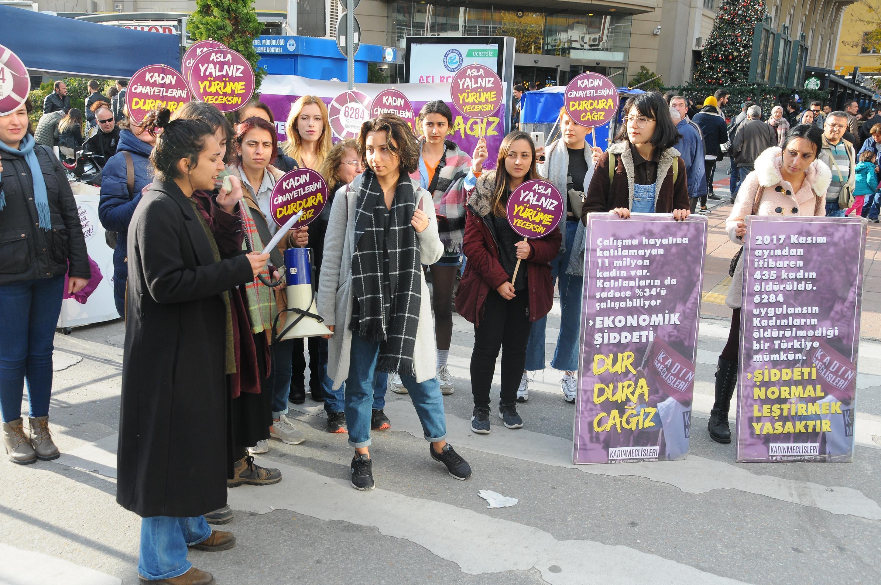 Bu ayakkabılar erkek şiddeti kurbanı 307 kadını simgeliyor