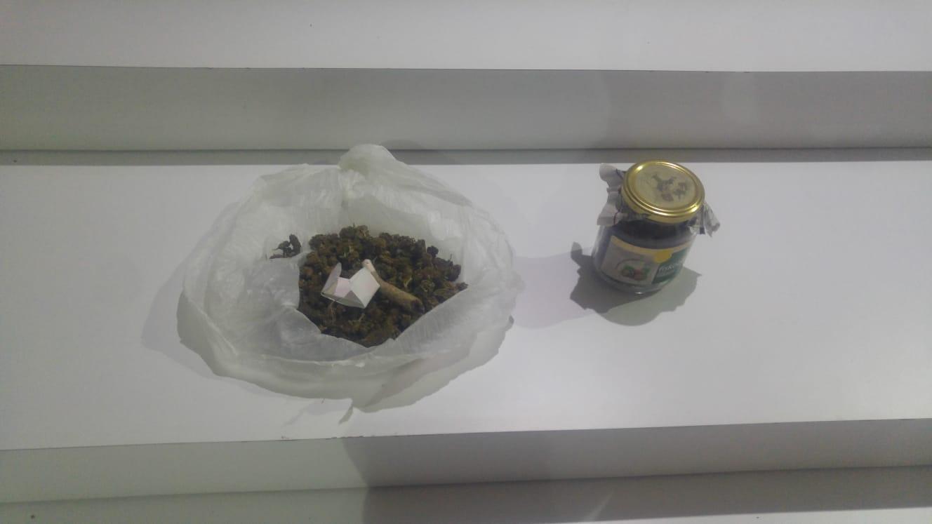 Kartalda işyerine uyuşturucu operasyonu