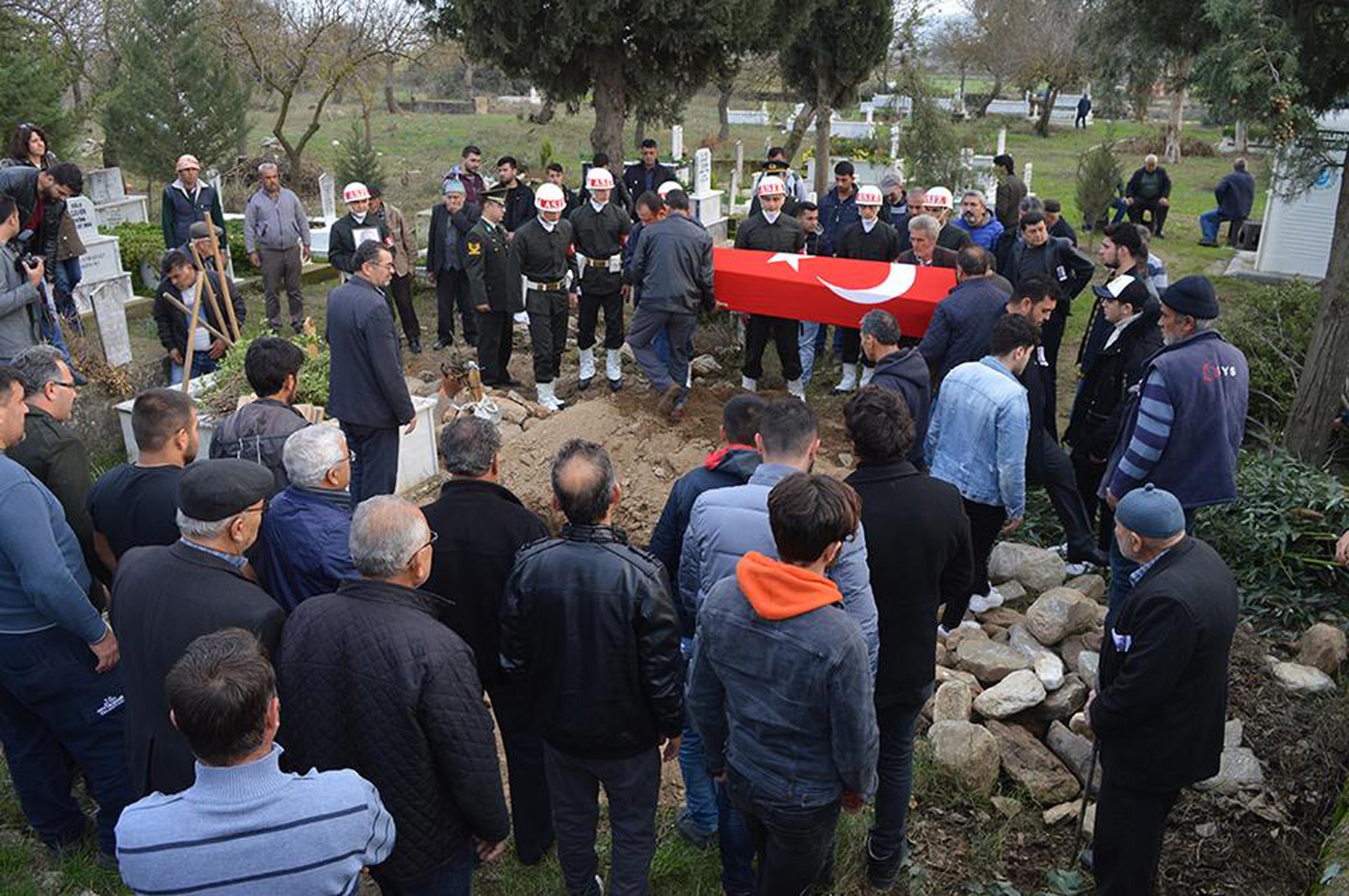 Trafik kazasında hayatını kaybeden asker son yolculuğuna uğurlandı