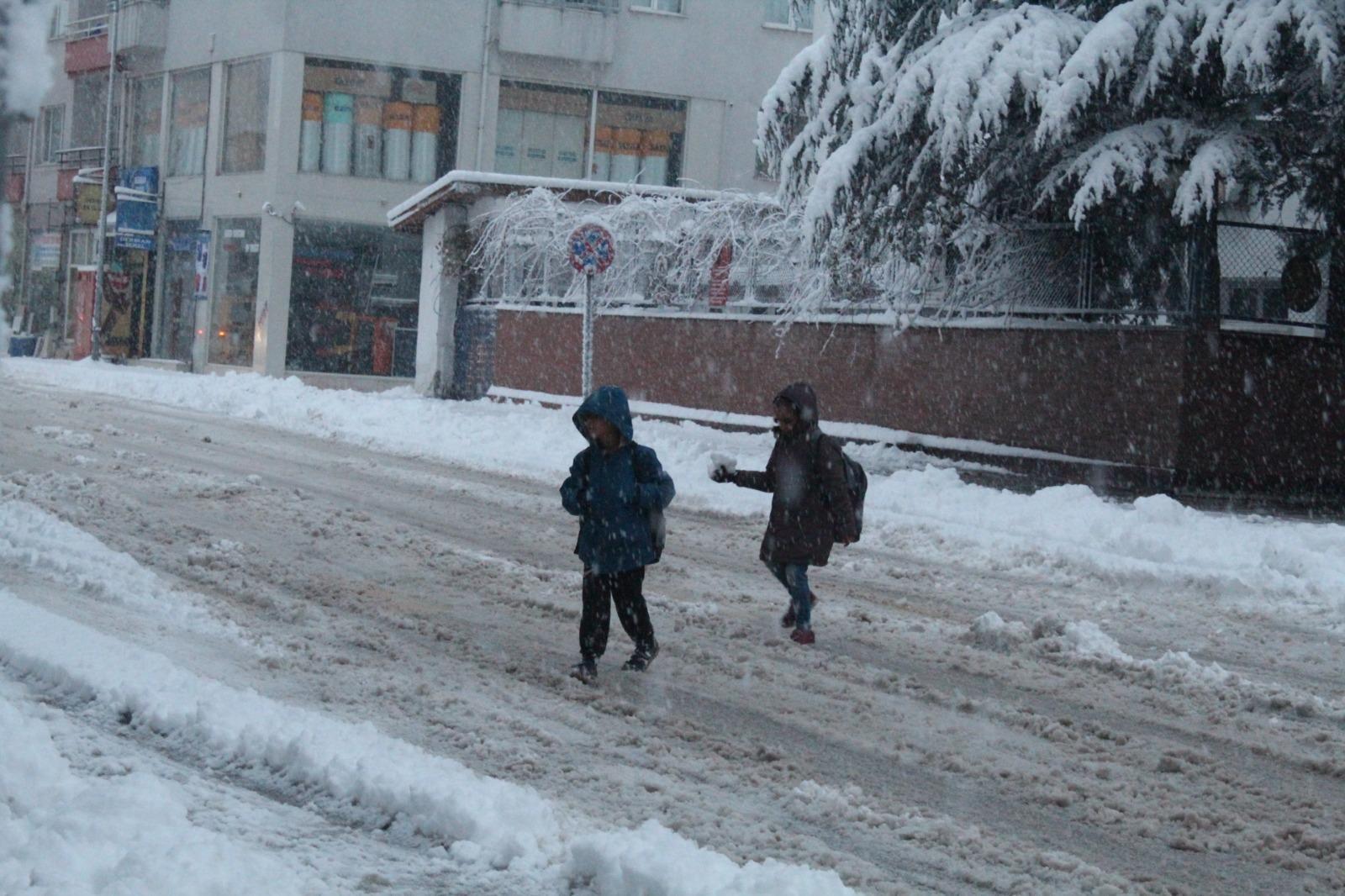 Kar ve soğuk hava hayatı olumsuz etkiledi