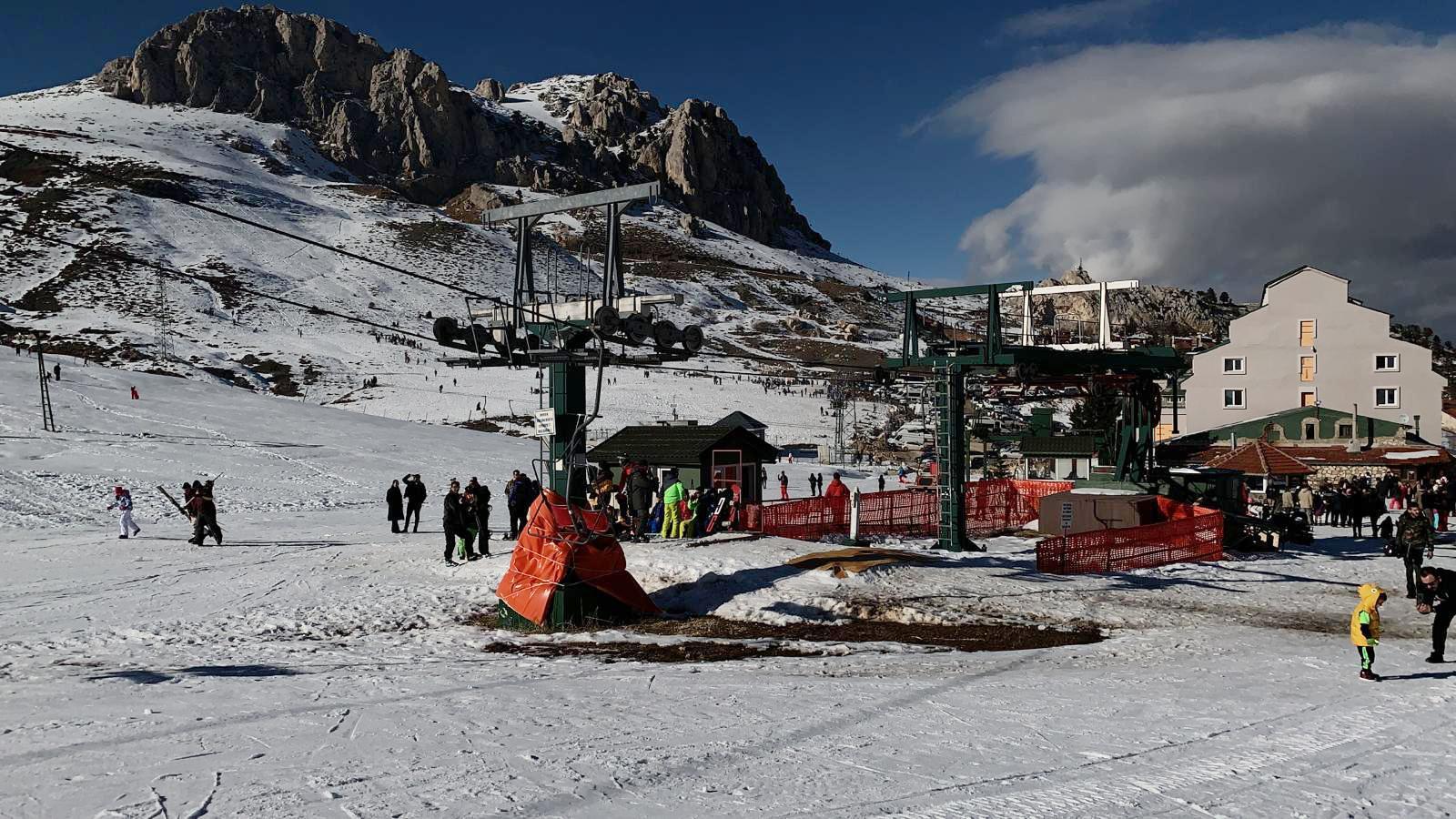 Telesiyej arızalanınca asılı kaldılar