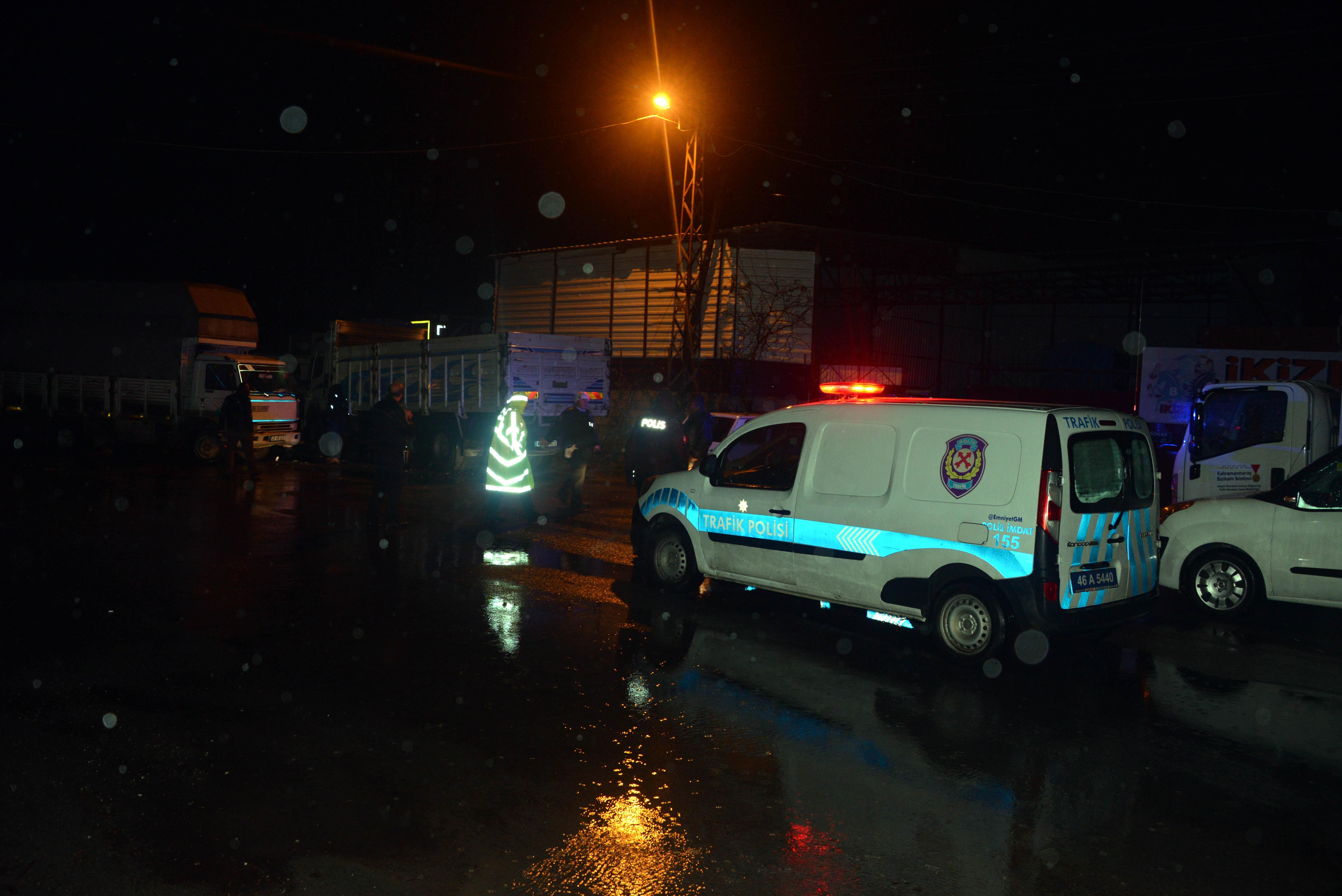 Kamyonun çarptığı yaya öldü, hastanede arbede çıktı