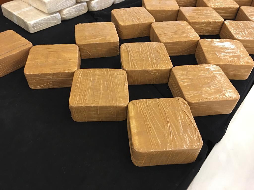 Lüks rezidansta uyuşturucu operasyonu: 38 milyon liralık uyuşturucu ele geçirildi