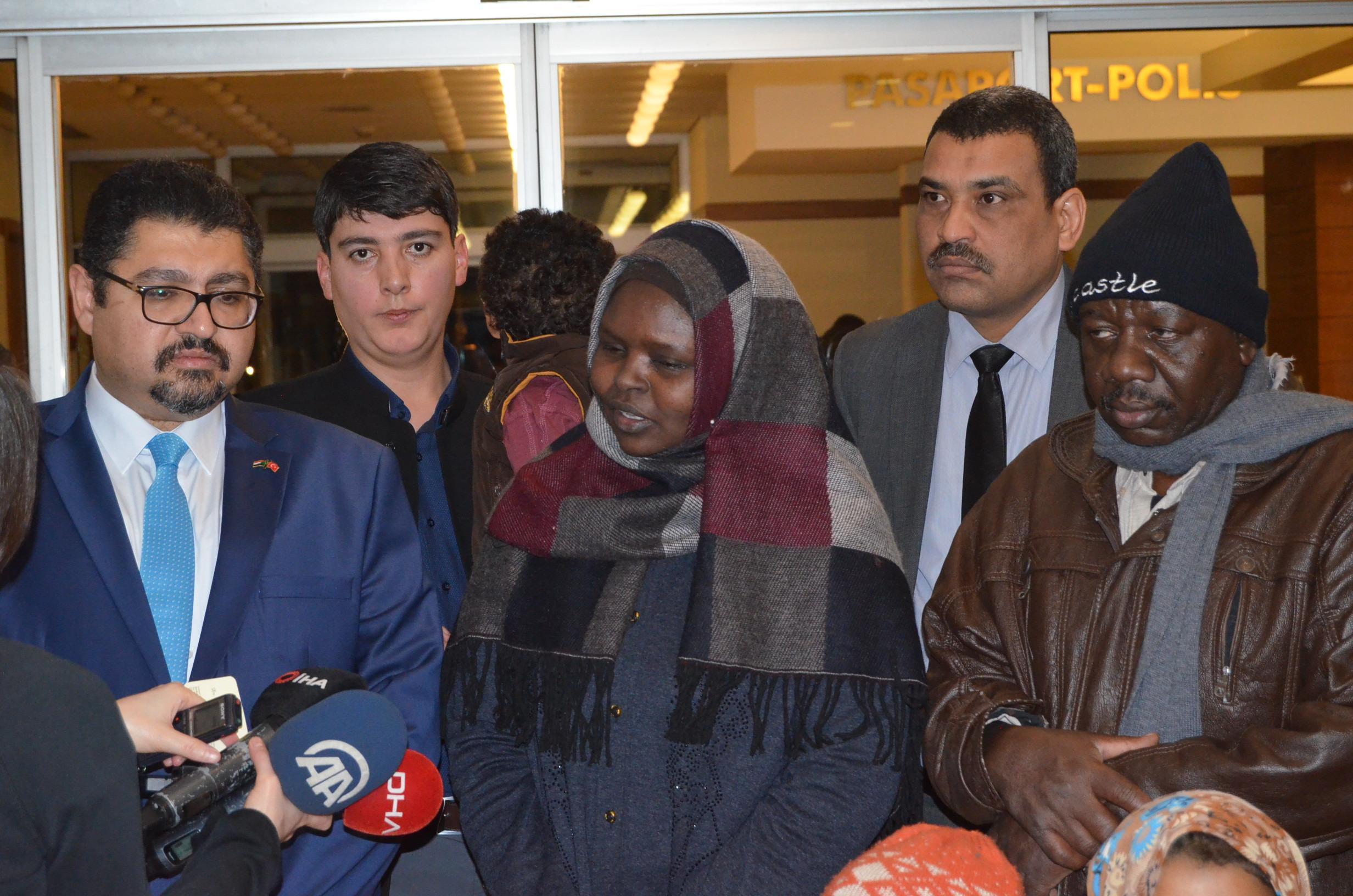 Suriyede mahsur kalan Sudanlı kadın ülkesine uğurlandı