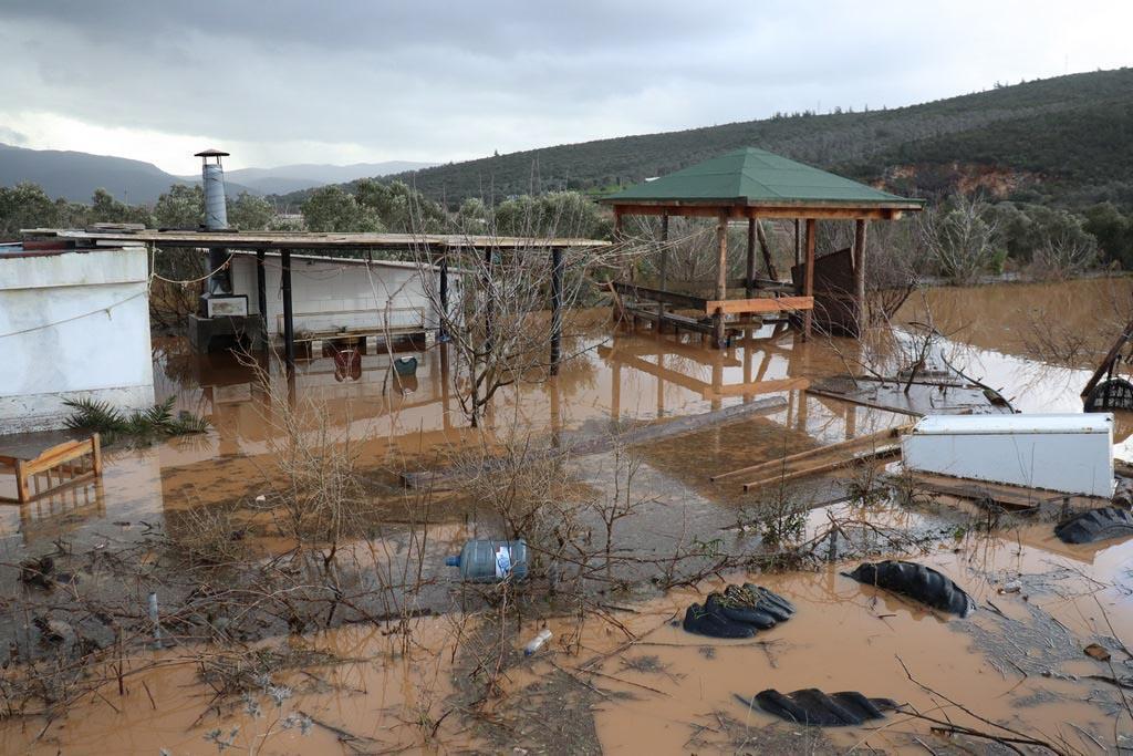 Bodrumda tarım arazileri sular altında