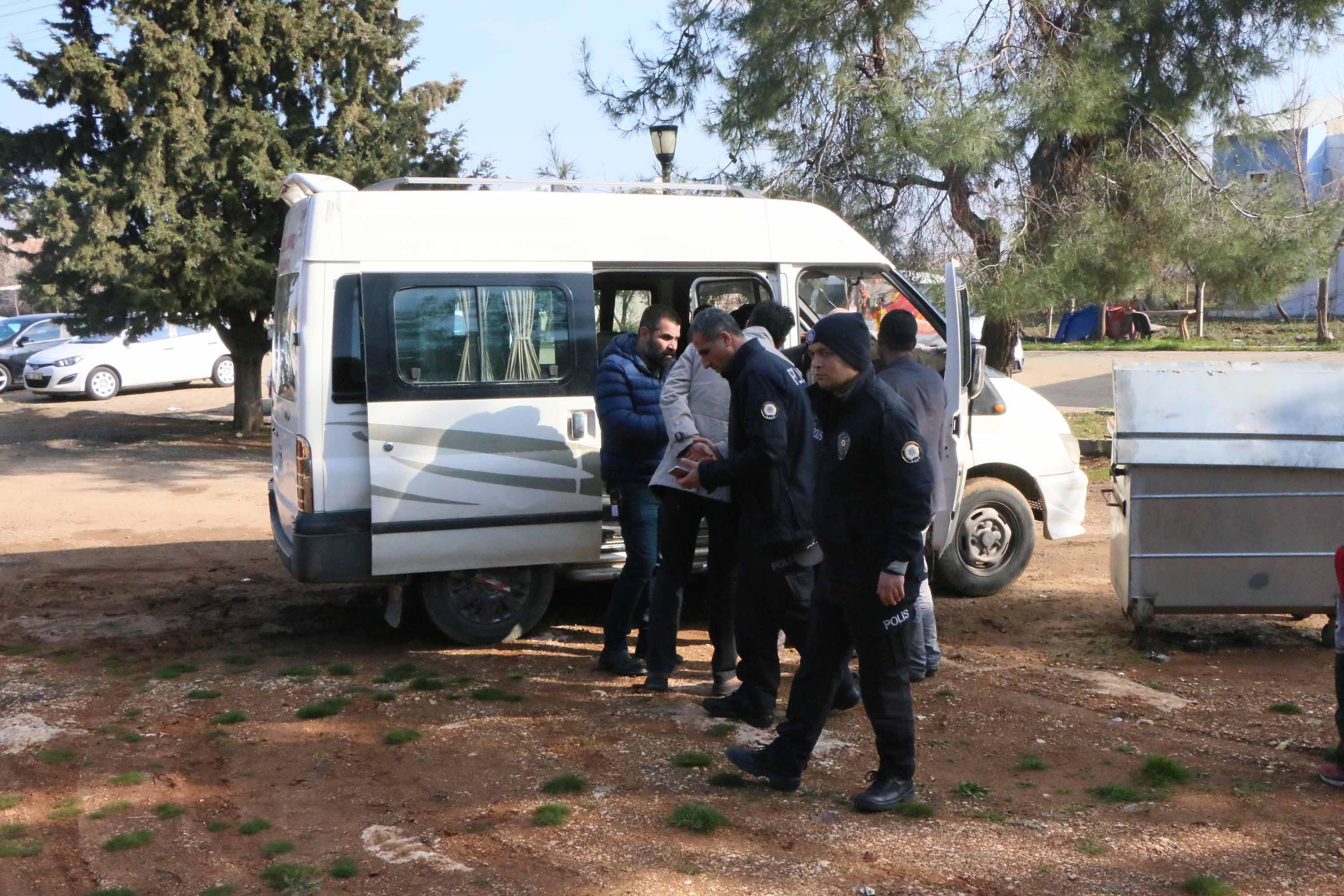 Adıyamanda, bomba yüklü araç ihbarı polisi harekete geçirdi
