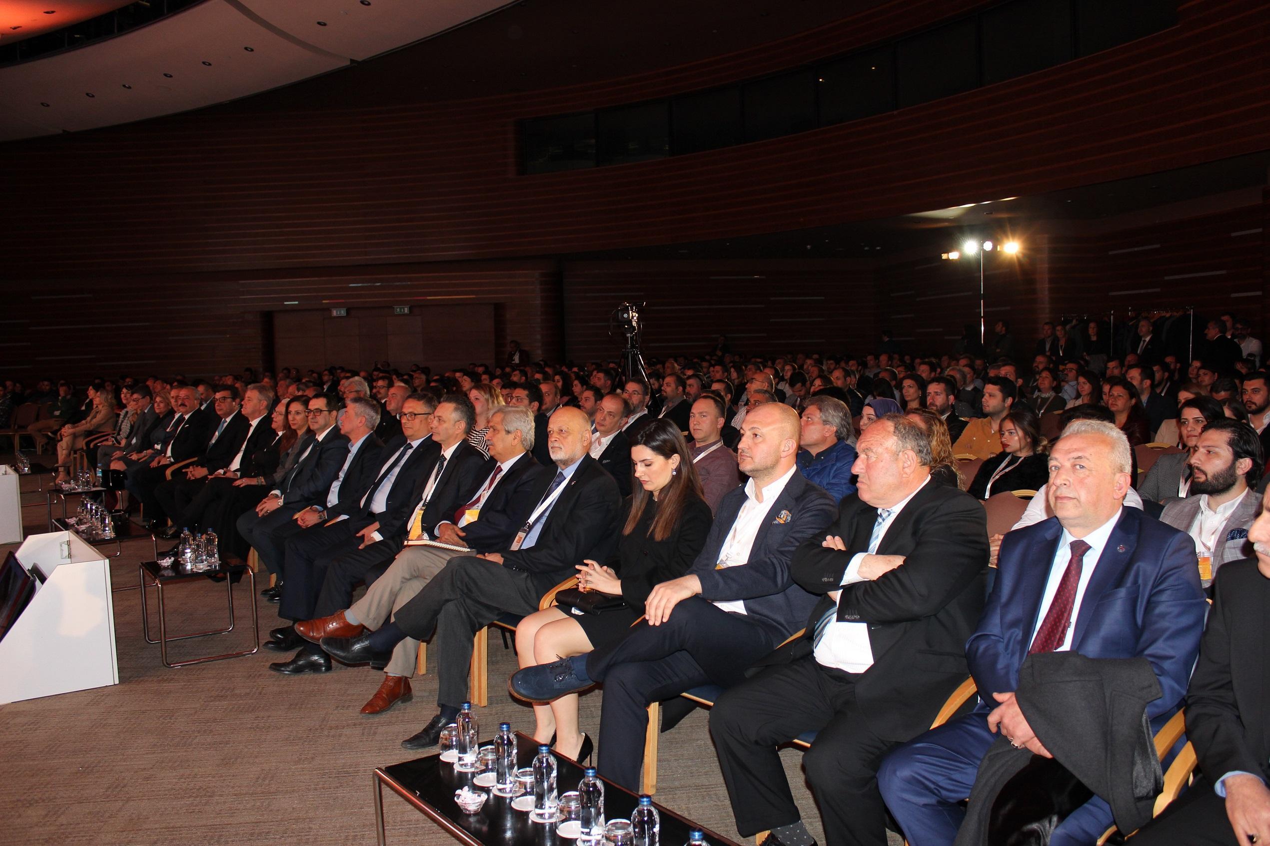 Hepsiburadadan İzmirde E-ticaret Zirvesi