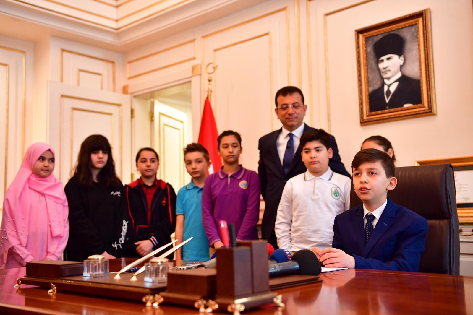 Koltuklarını devrettiler