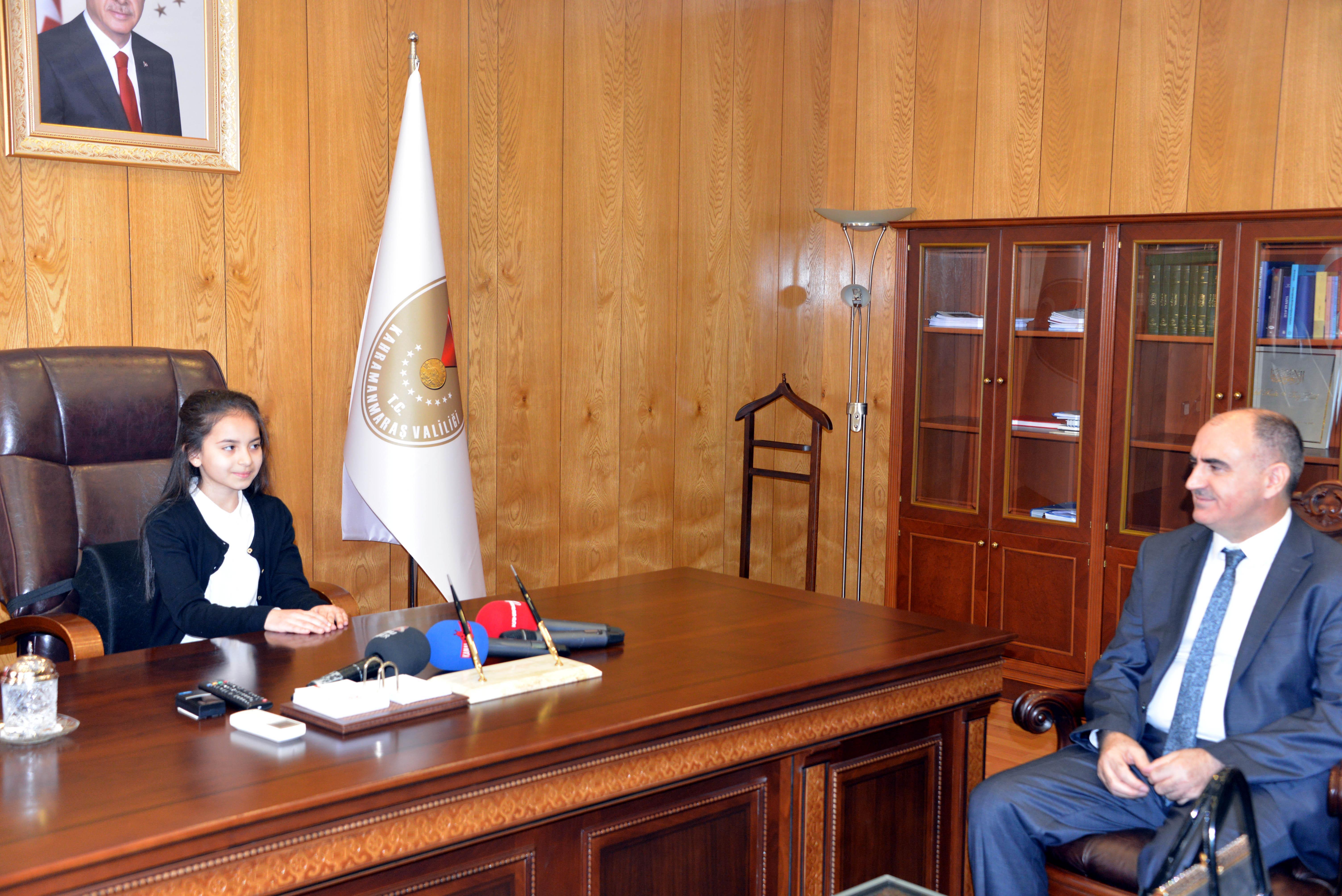 Koltuklarını devrettiler