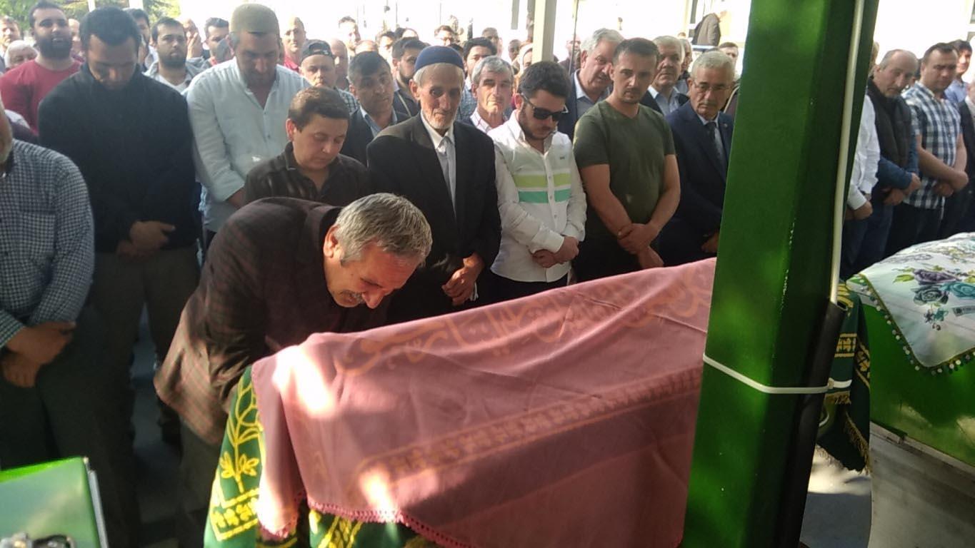 Sakaryada dehşet Ortağını, eşini ve kızını öldürdü