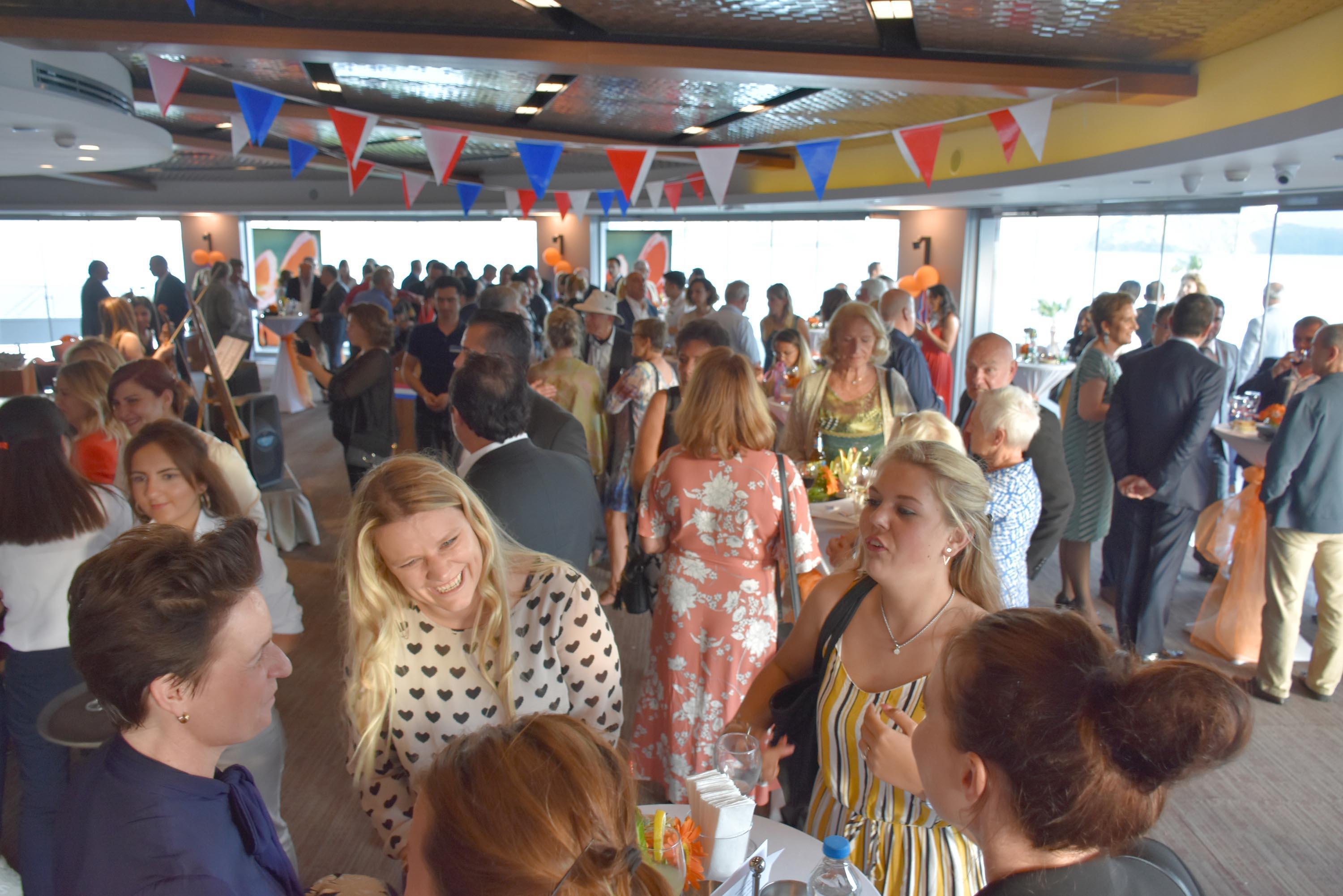 Hollanda Kral Günü Marmariste kutlandı