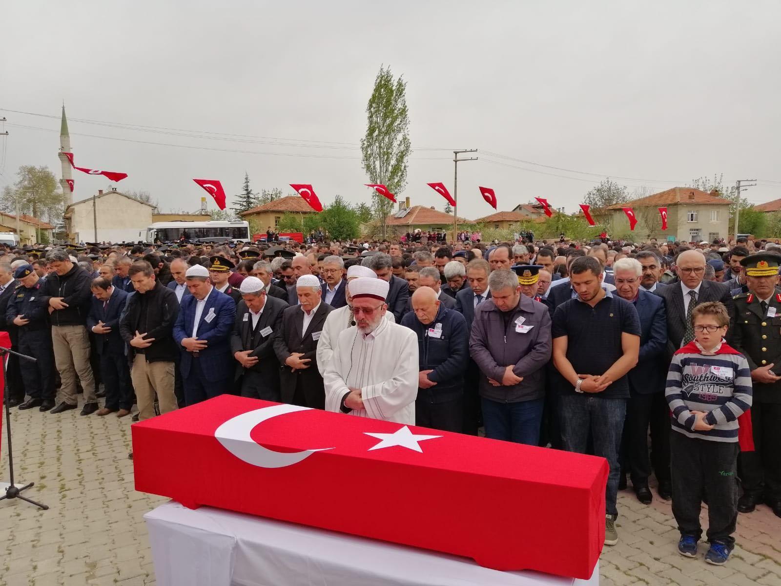 Şehitler son yolculuğuna uğurlandı