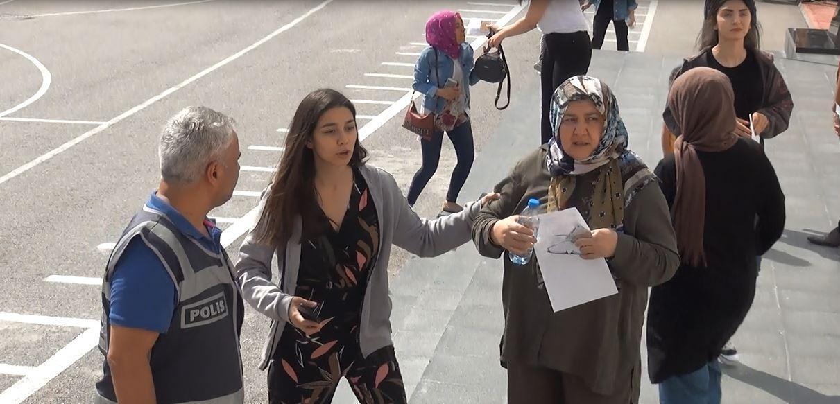 Kimi son anda yetişti, kimi gözyaşı döktü... İşte YKSde yaşananlar