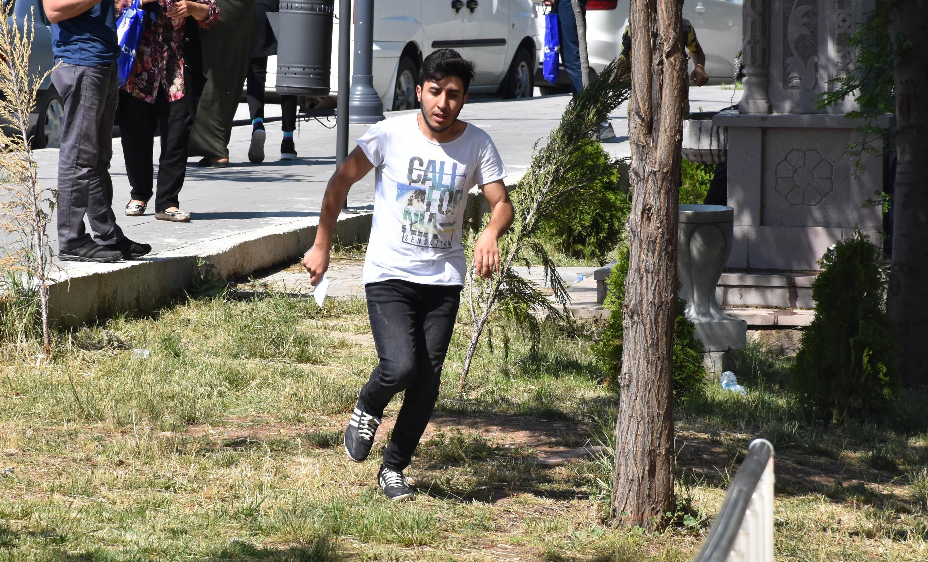 YKS heyecanı Kimi kimliğini unuttu, kimi ise geç kaldı