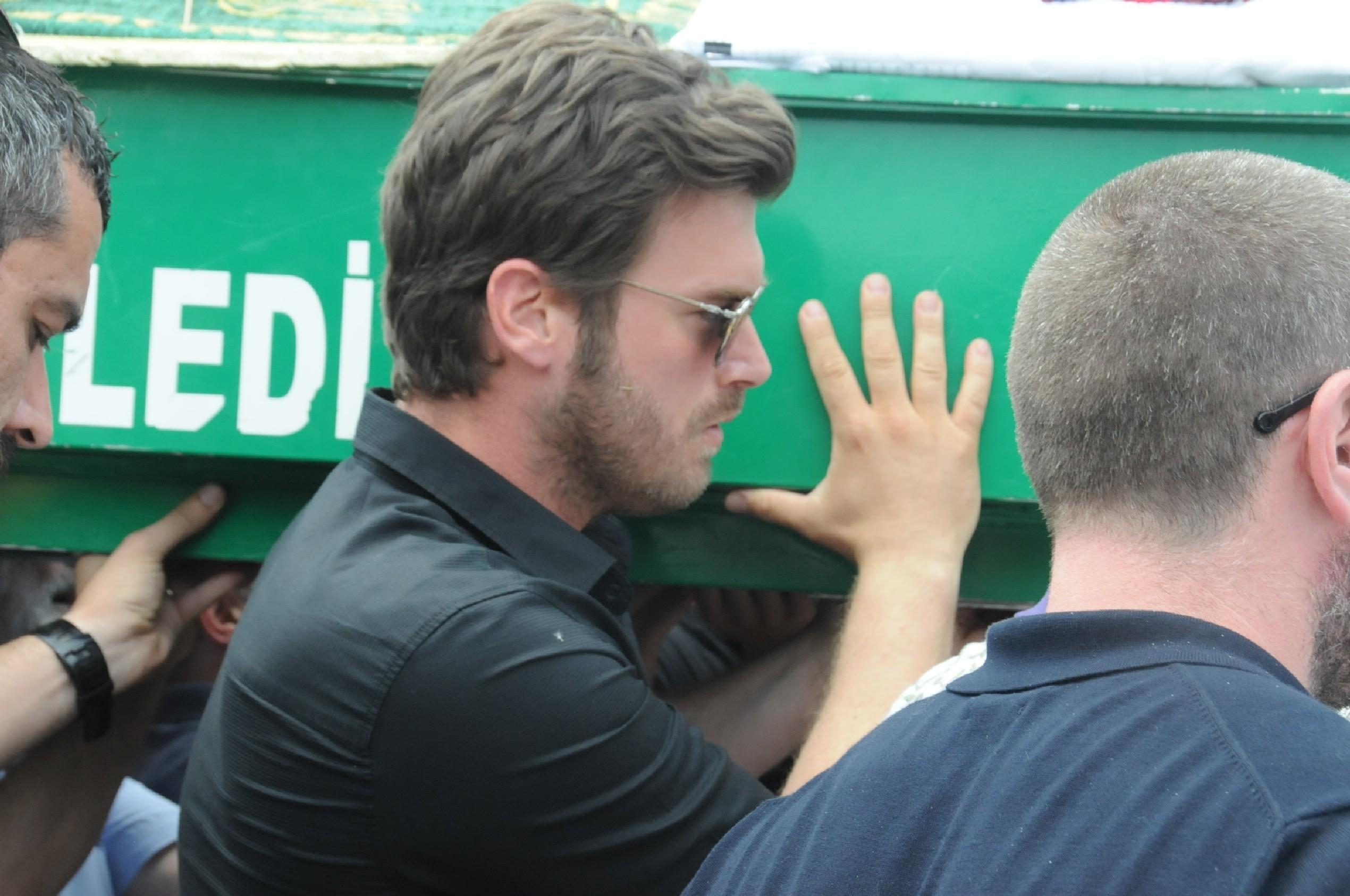 Başak Dizerin babası, Bursada toprağa verildi