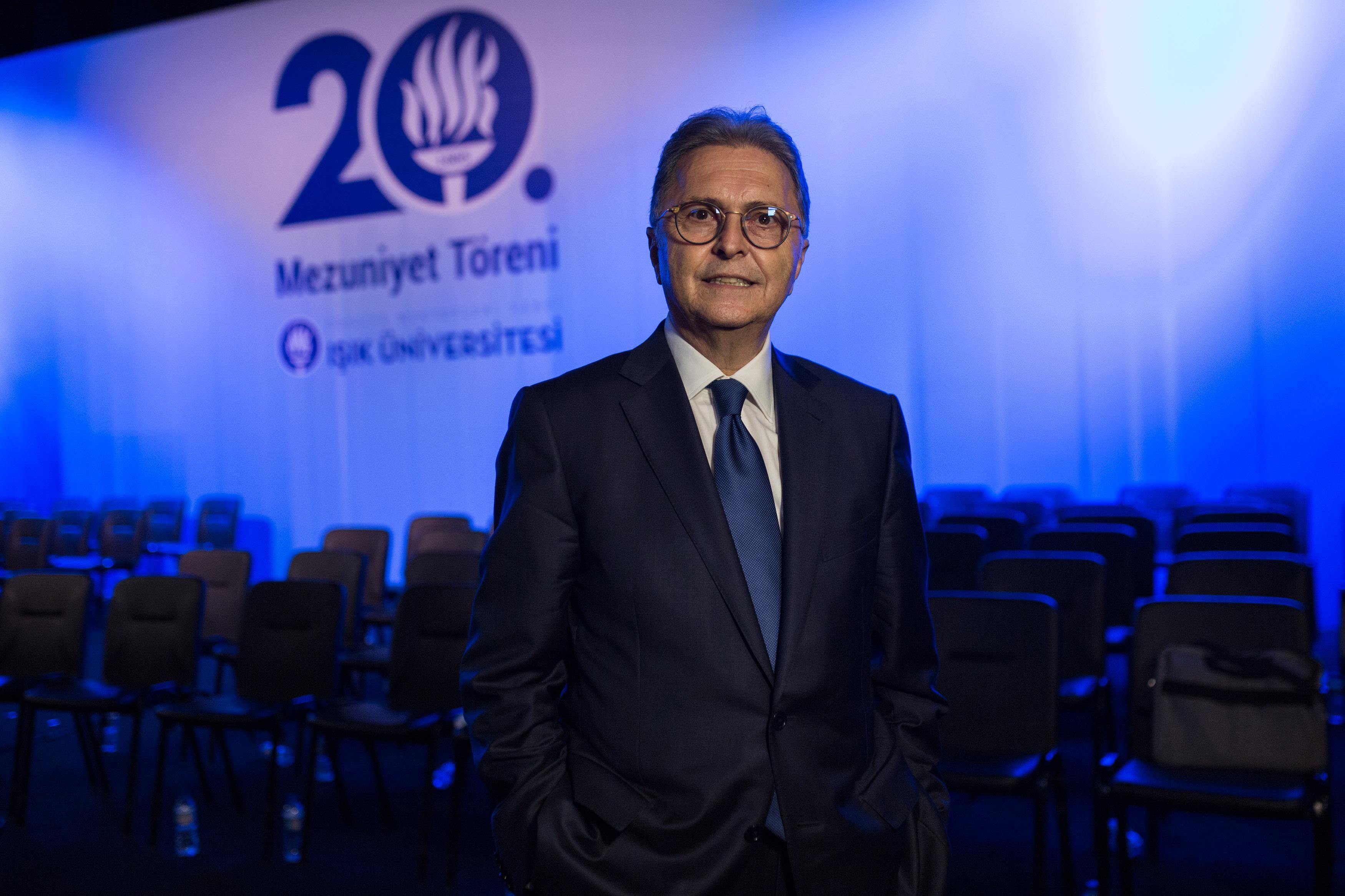 Hüsnü Güreli: Işık Üniversitesi’ndeki kızlar ışık saçtı