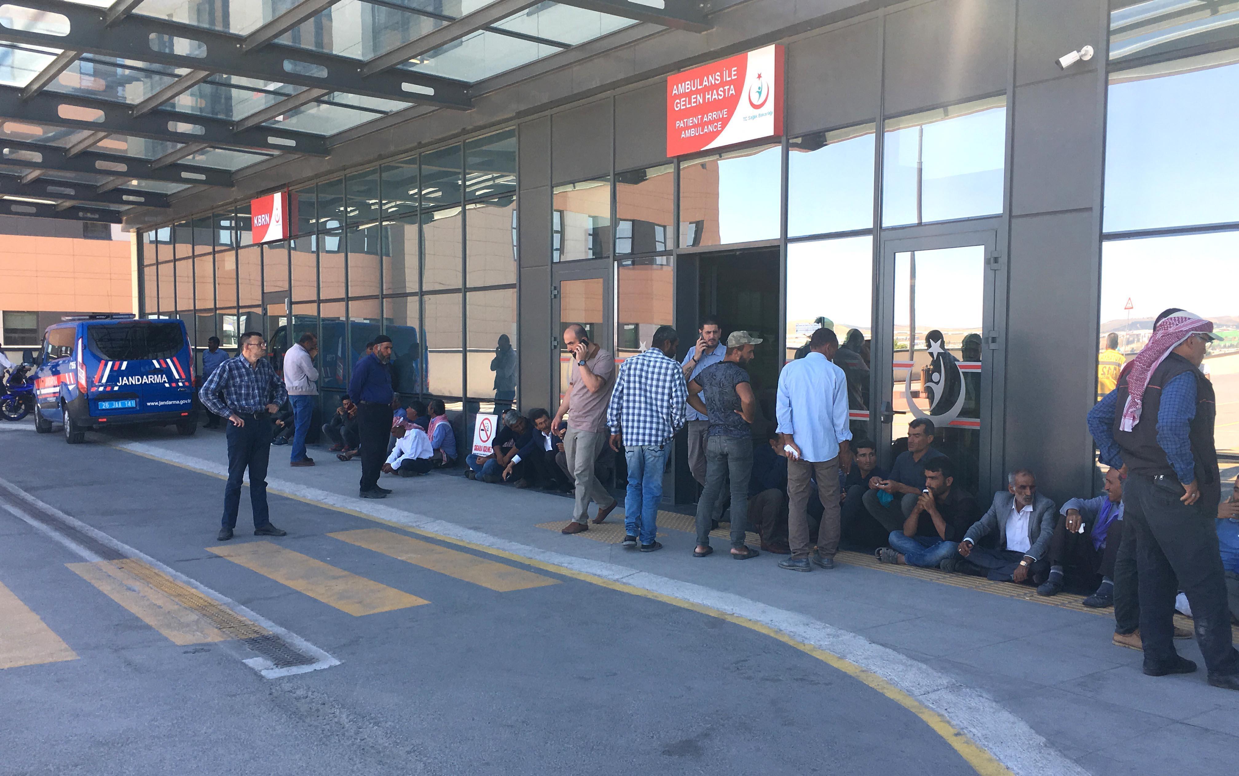 Minik Elif öldü, anne- babası ağır yaralandı