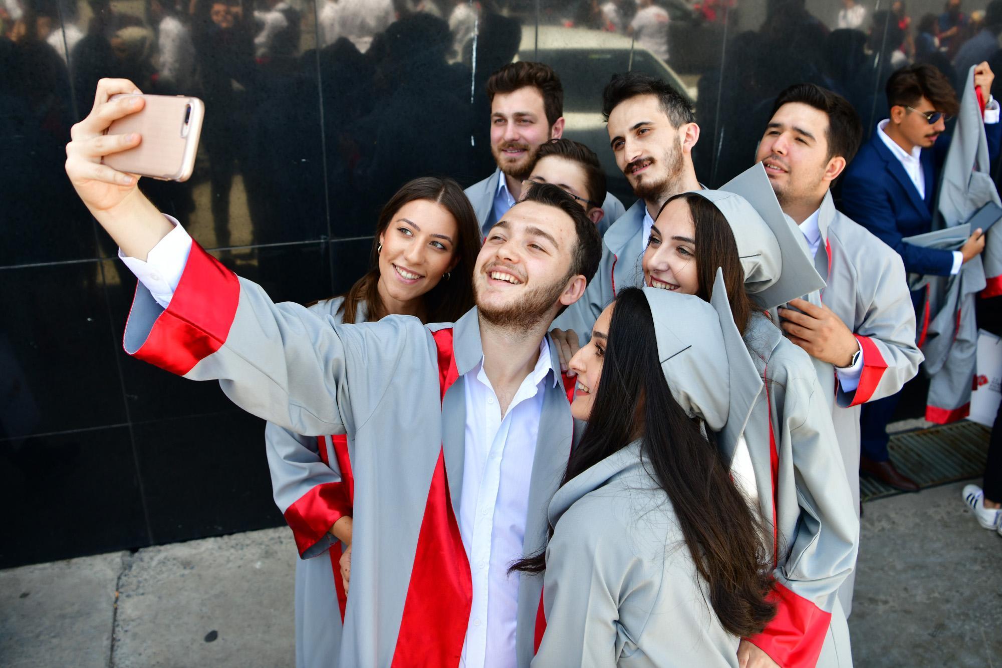 Öğrenciler mezuniyet heyecanı yaşadı