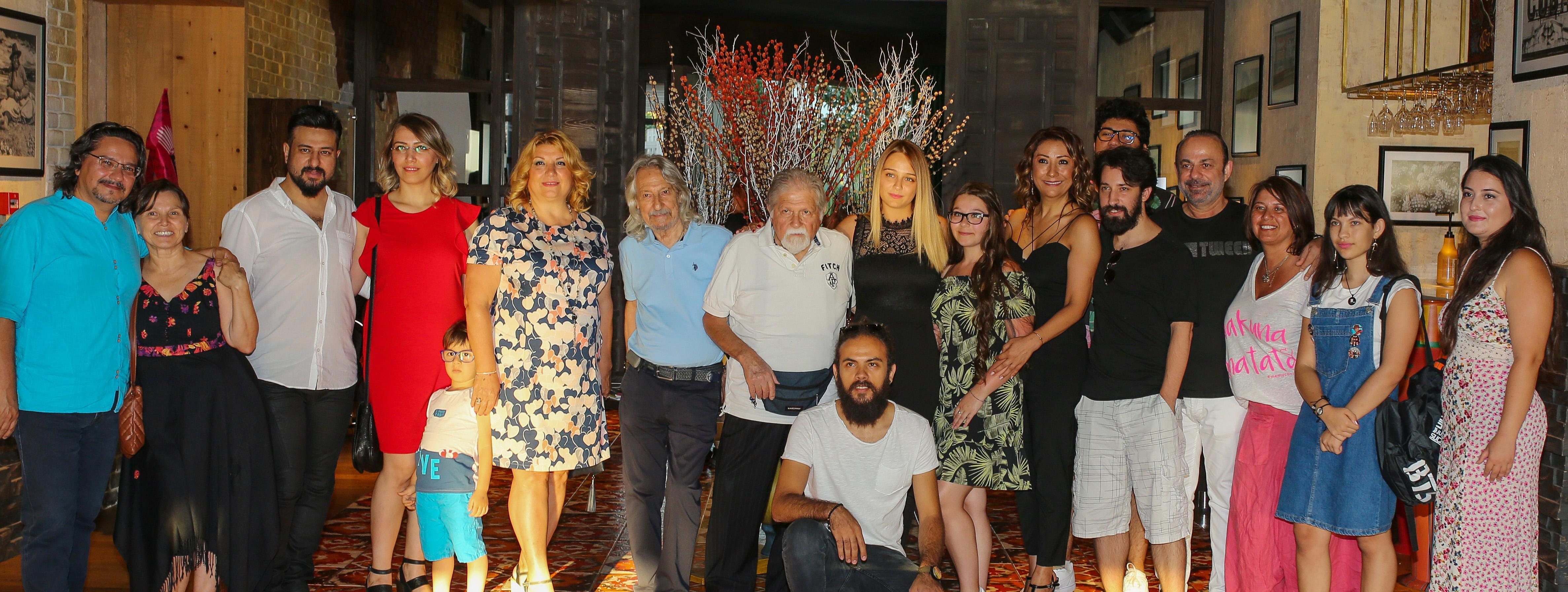 Manço ailesi doğum gününde buluştu