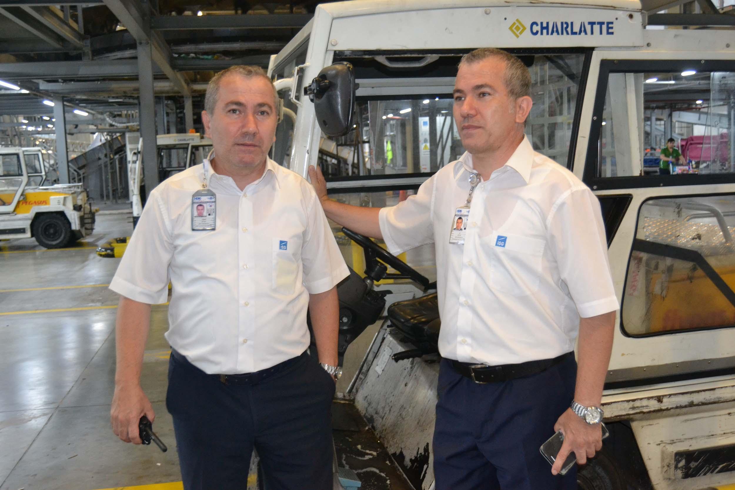 Sabiha Gökçen’de çalışan ikizlere büyük ilgi