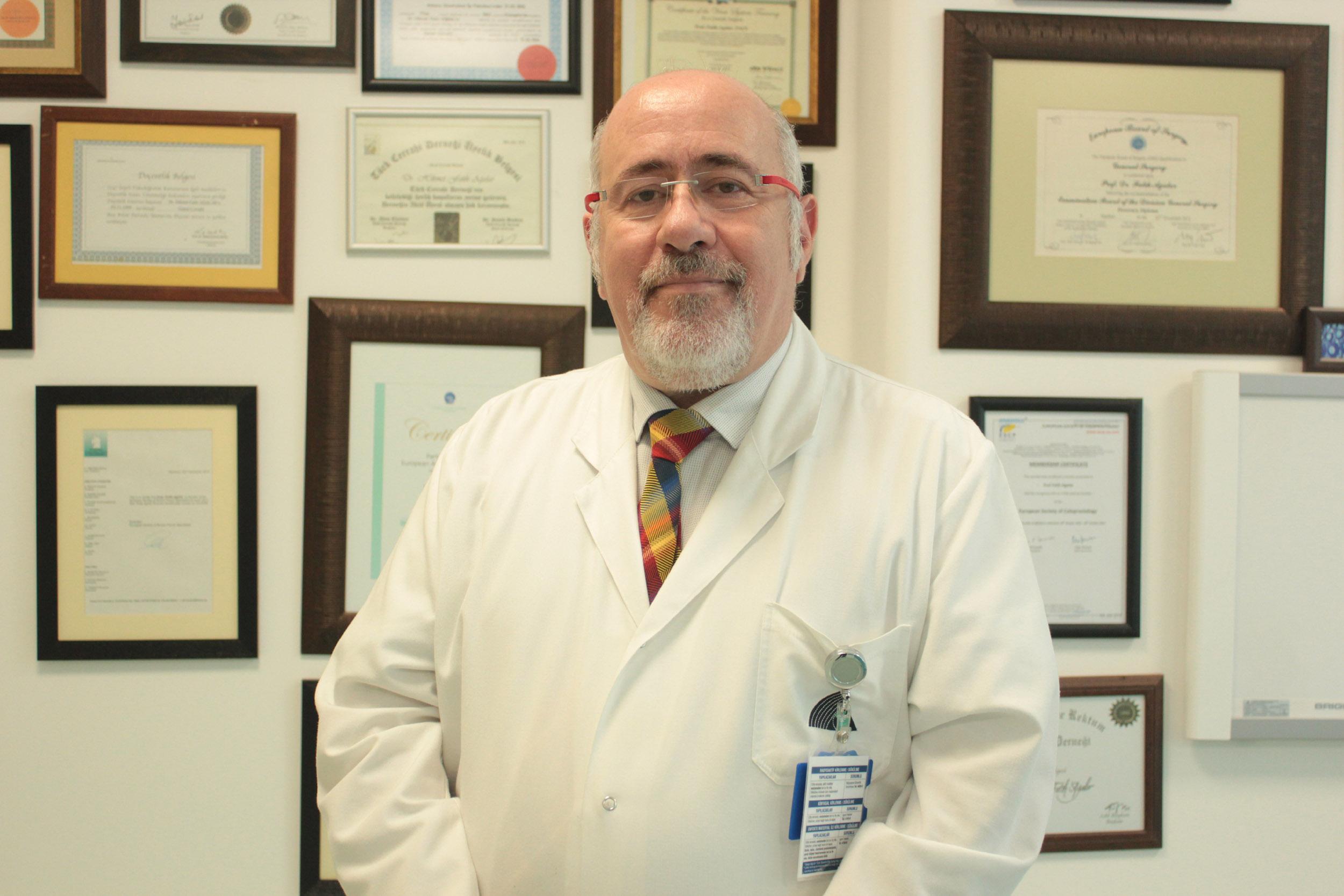 Kolostomi torbasından kurtulmak için Türkiye’ye geldi