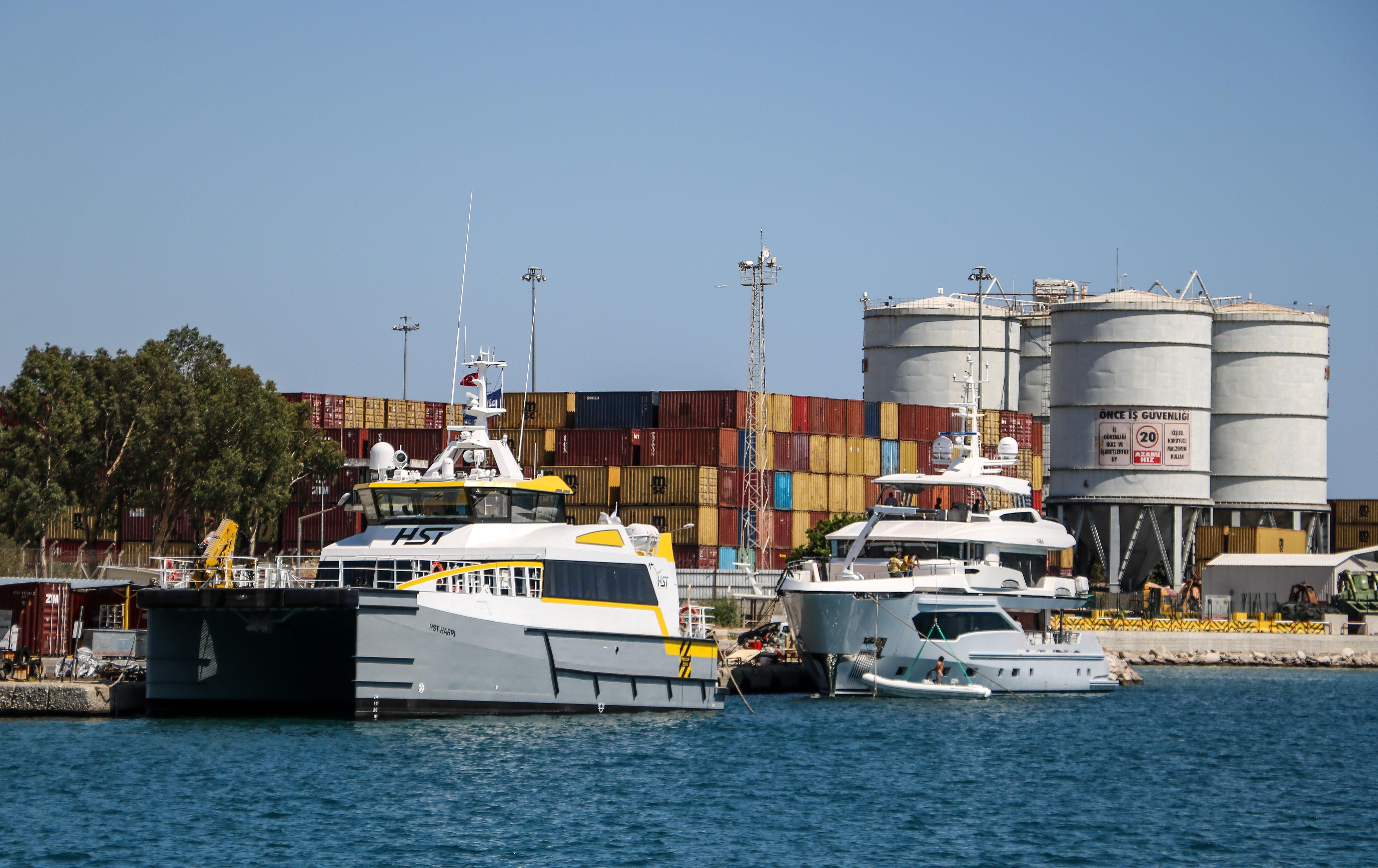 Dünya zenginlerine 90 metrelik ultra lüks yat