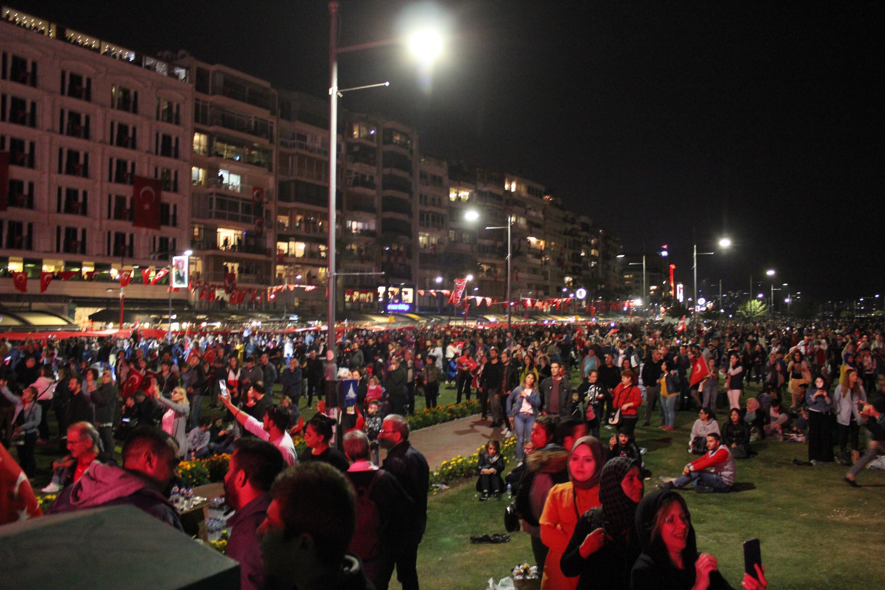 Tüm yurtta 29 Ekim coşkusu Yaşasın Cumhuriyet