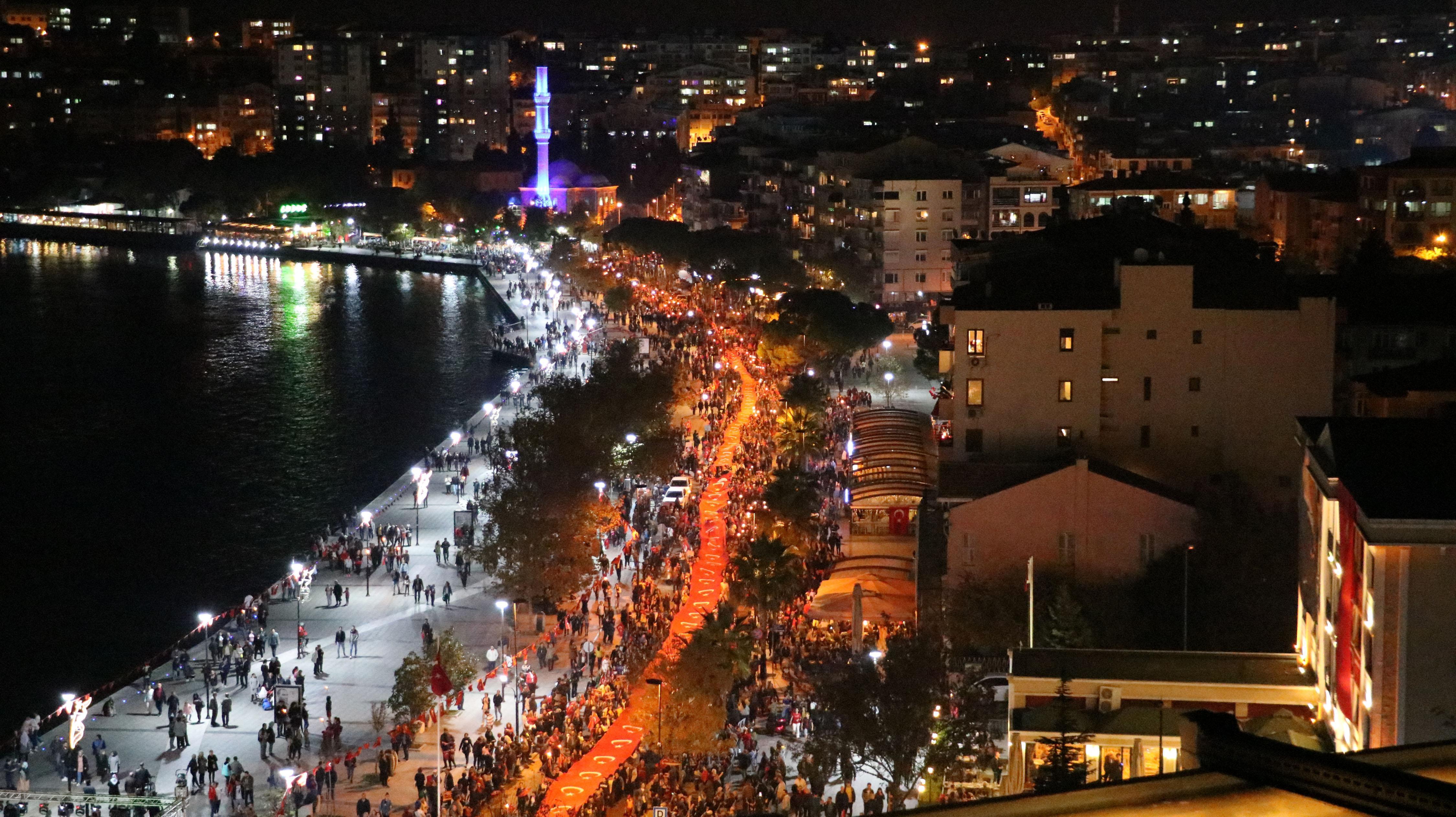 Tüm yurtta 29 Ekim coşkusu Yaşasın Cumhuriyet