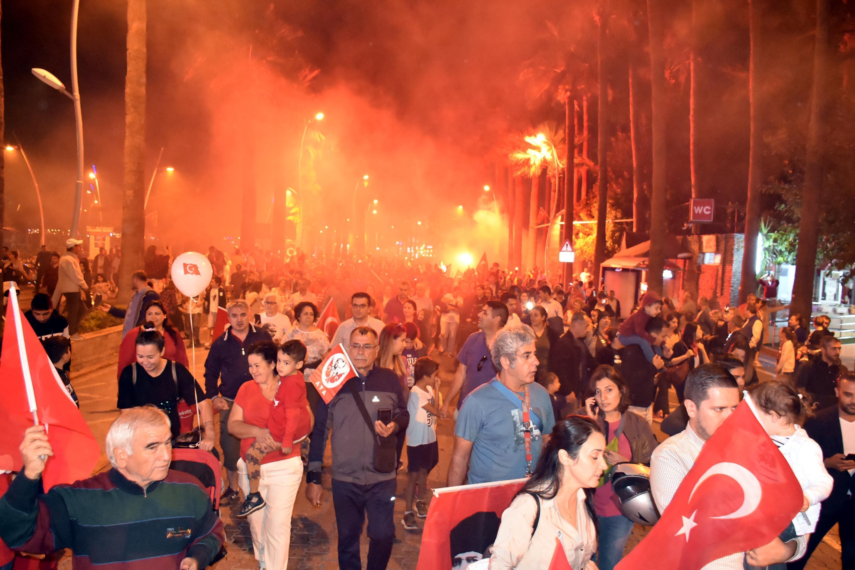 Tüm yurtta 29 Ekim coşkusu Yaşasın Cumhuriyet