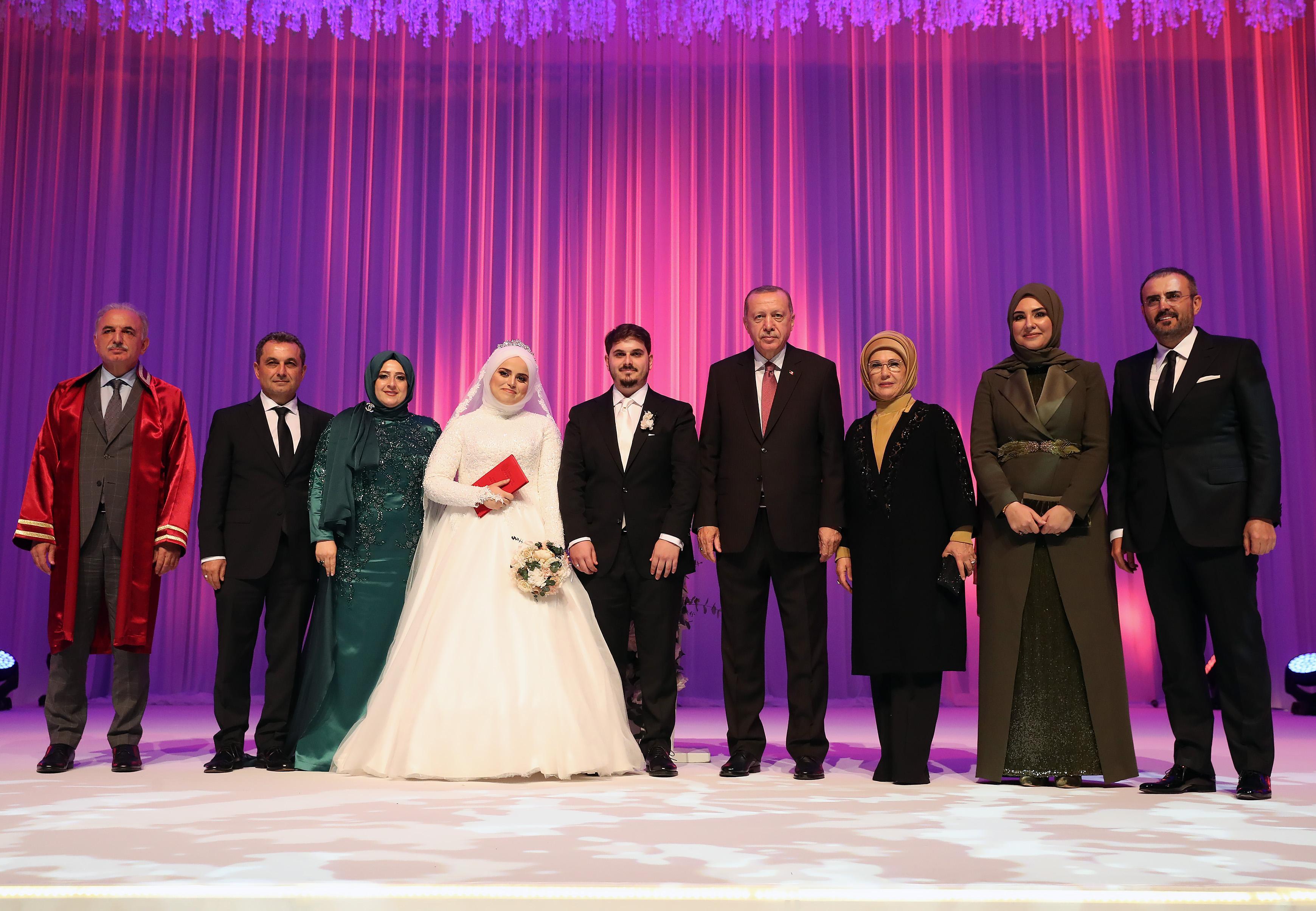 Cumhurbaşkanı Erdoğan, Mahir Ünalın kızının nikahına katıldı